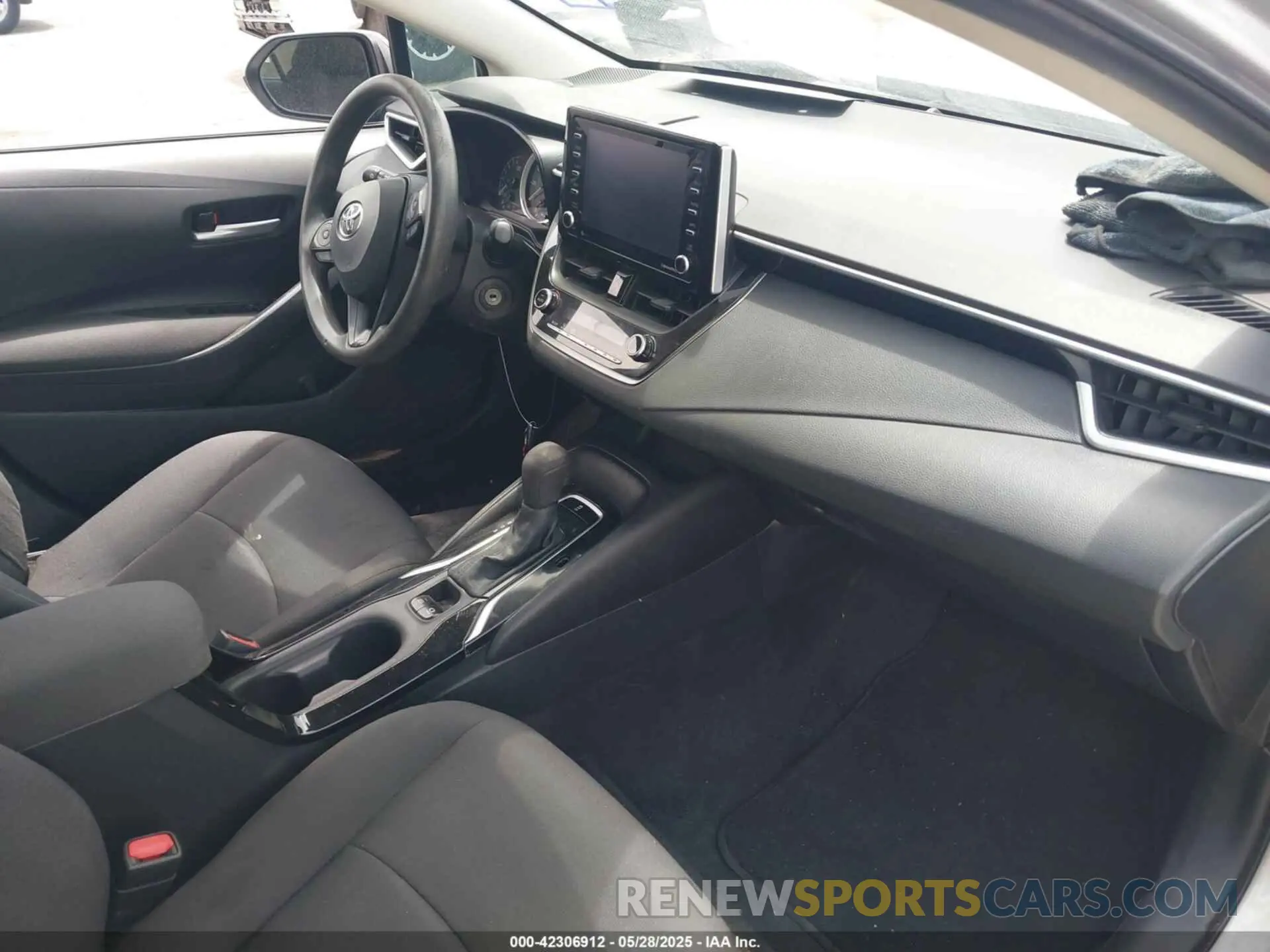 5 Photograph of a damaged car 5YFEPMAE2MP155387 TOYOTA COROLLA 2021