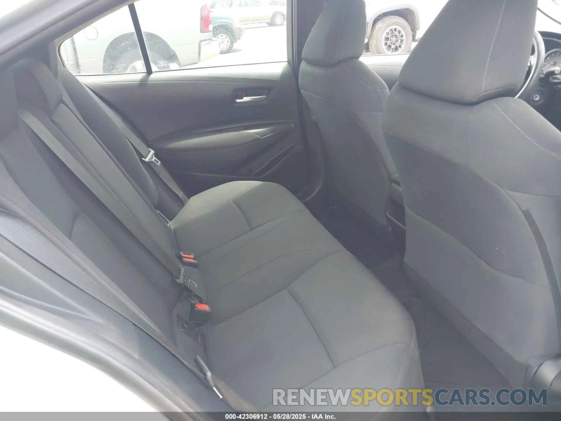 8 Photograph of a damaged car 5YFEPMAE2MP155387 TOYOTA COROLLA 2021