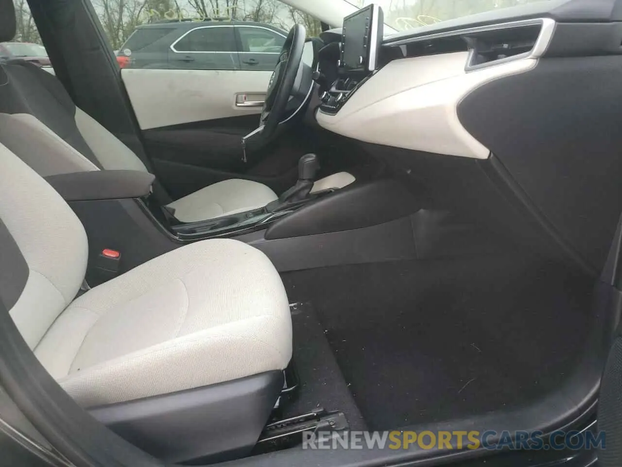 5 Photograph of a damaged car 5YFEPMAE2MP161240 TOYOTA COROLLA 2021