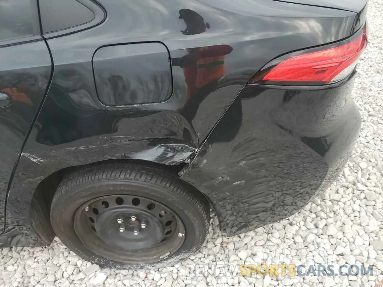 9 Photograph of a damaged car 5YFEPMAE2MP161240 TOYOTA COROLLA 2021