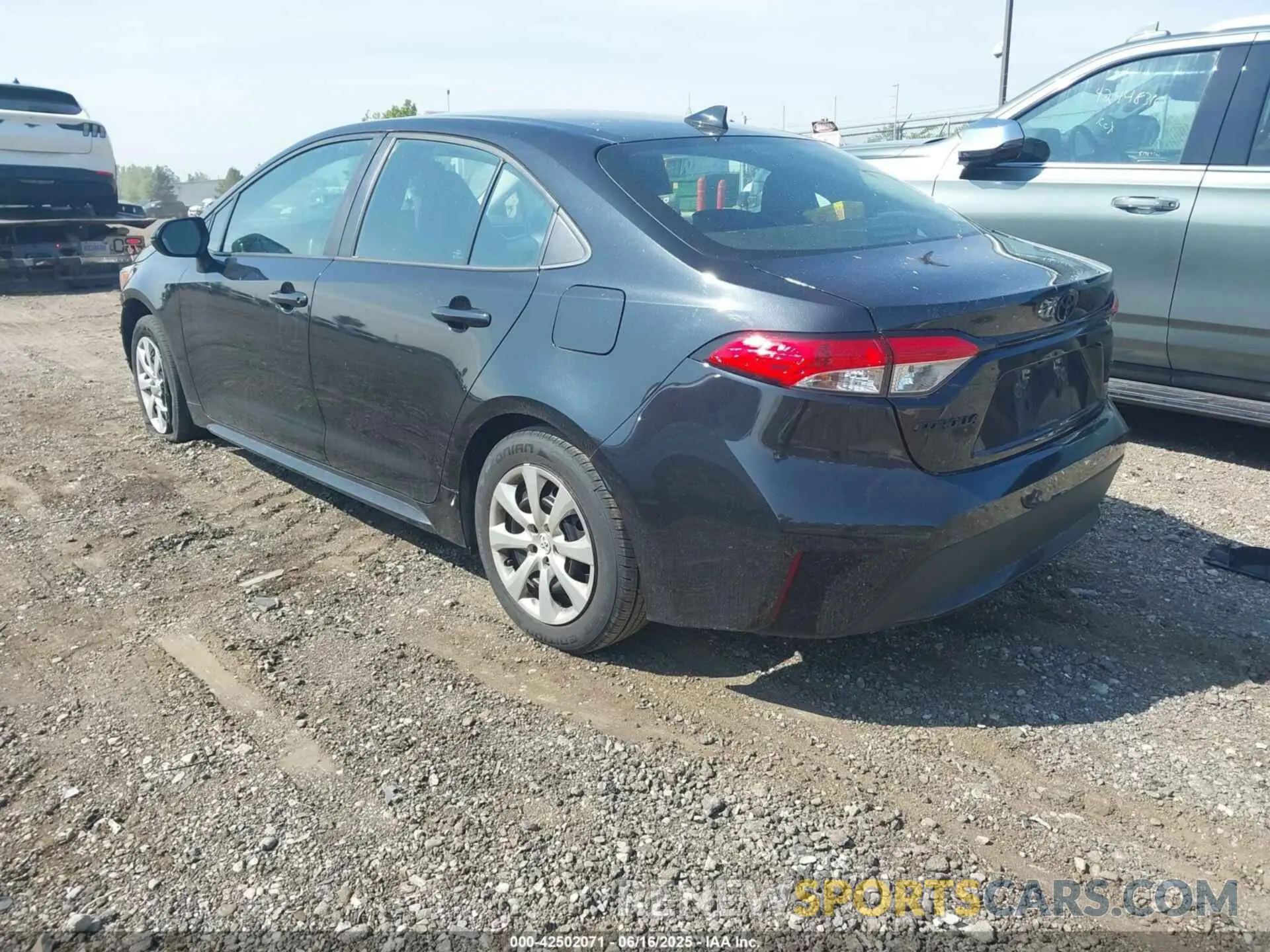 3 Photograph of a damaged car 5YFEPMAE2MP174649 TOYOTA COROLLA 2021