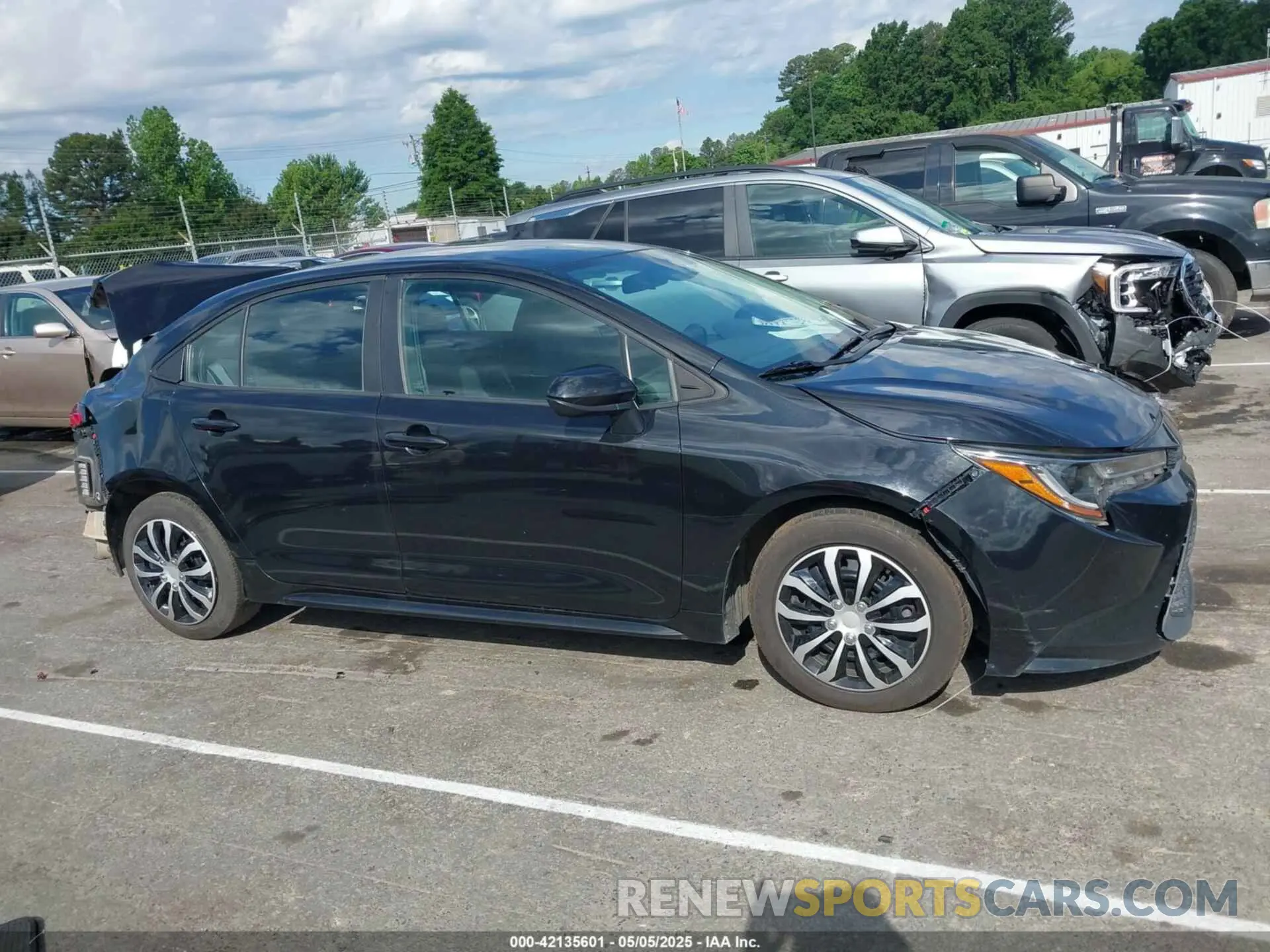 13 Photograph of a damaged car 5YFEPMAE2MP179785 TOYOTA COROLLA 2021