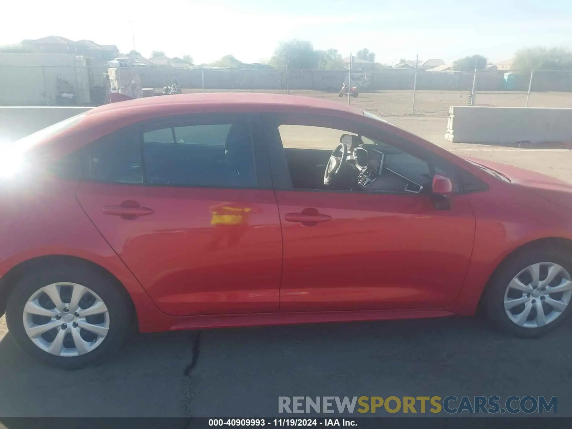 13 Photograph of a damaged car 5YFEPMAE2MP185019 TOYOTA COROLLA 2021