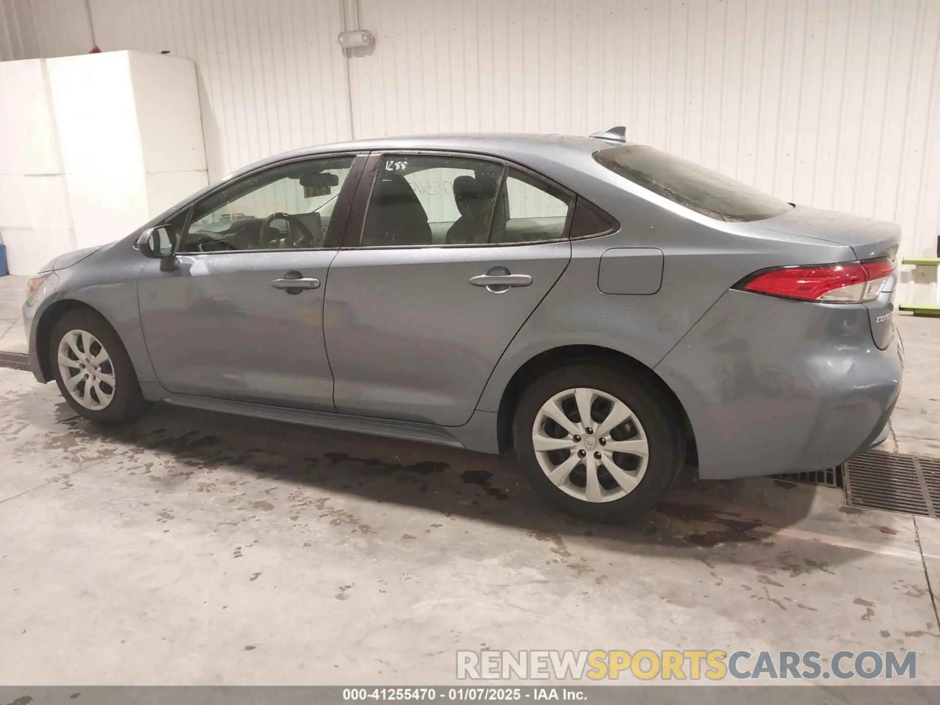 14 Photograph of a damaged car 5YFEPMAE2MP186901 TOYOTA COROLLA 2021