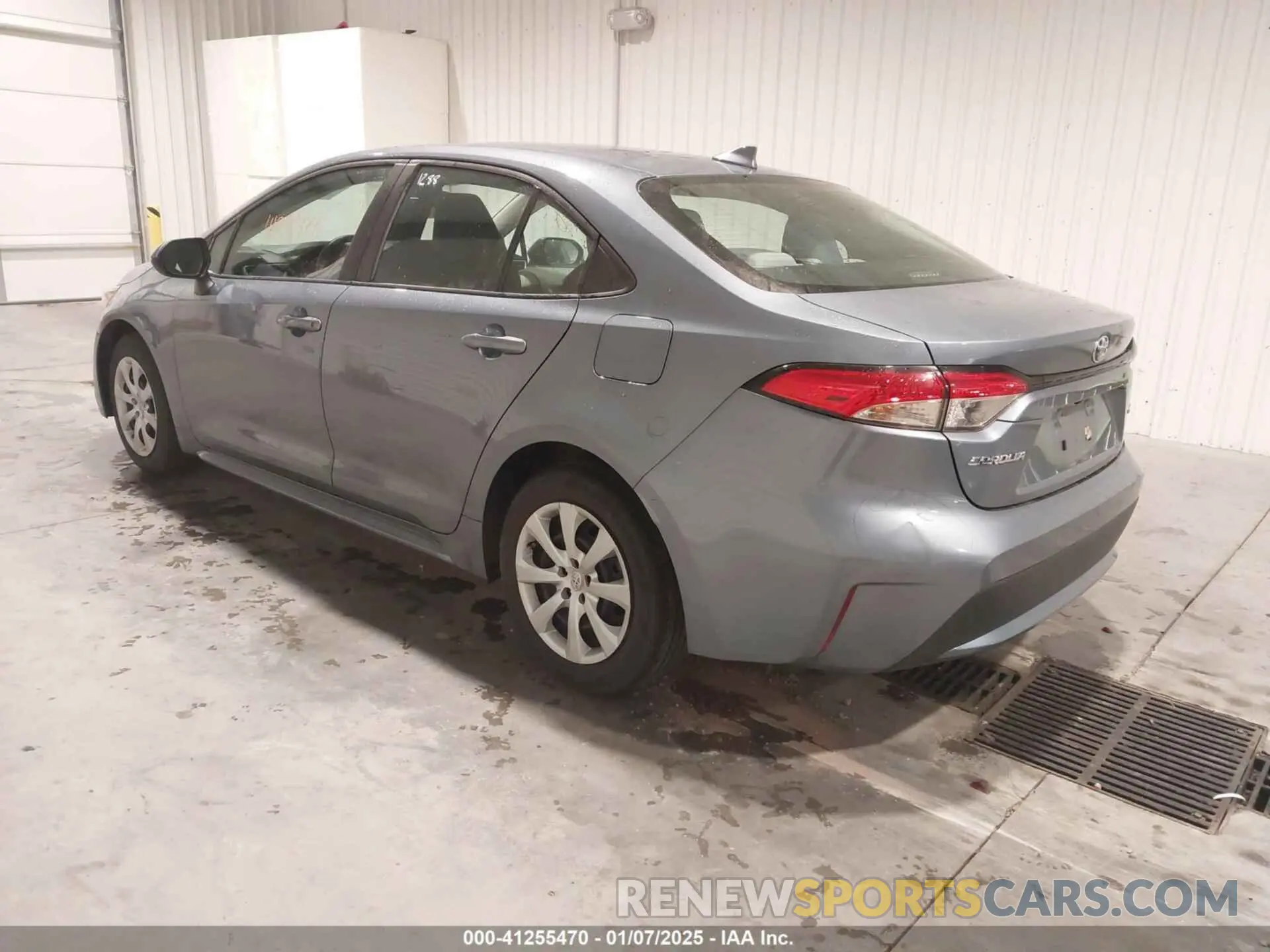 3 Photograph of a damaged car 5YFEPMAE2MP186901 TOYOTA COROLLA 2021