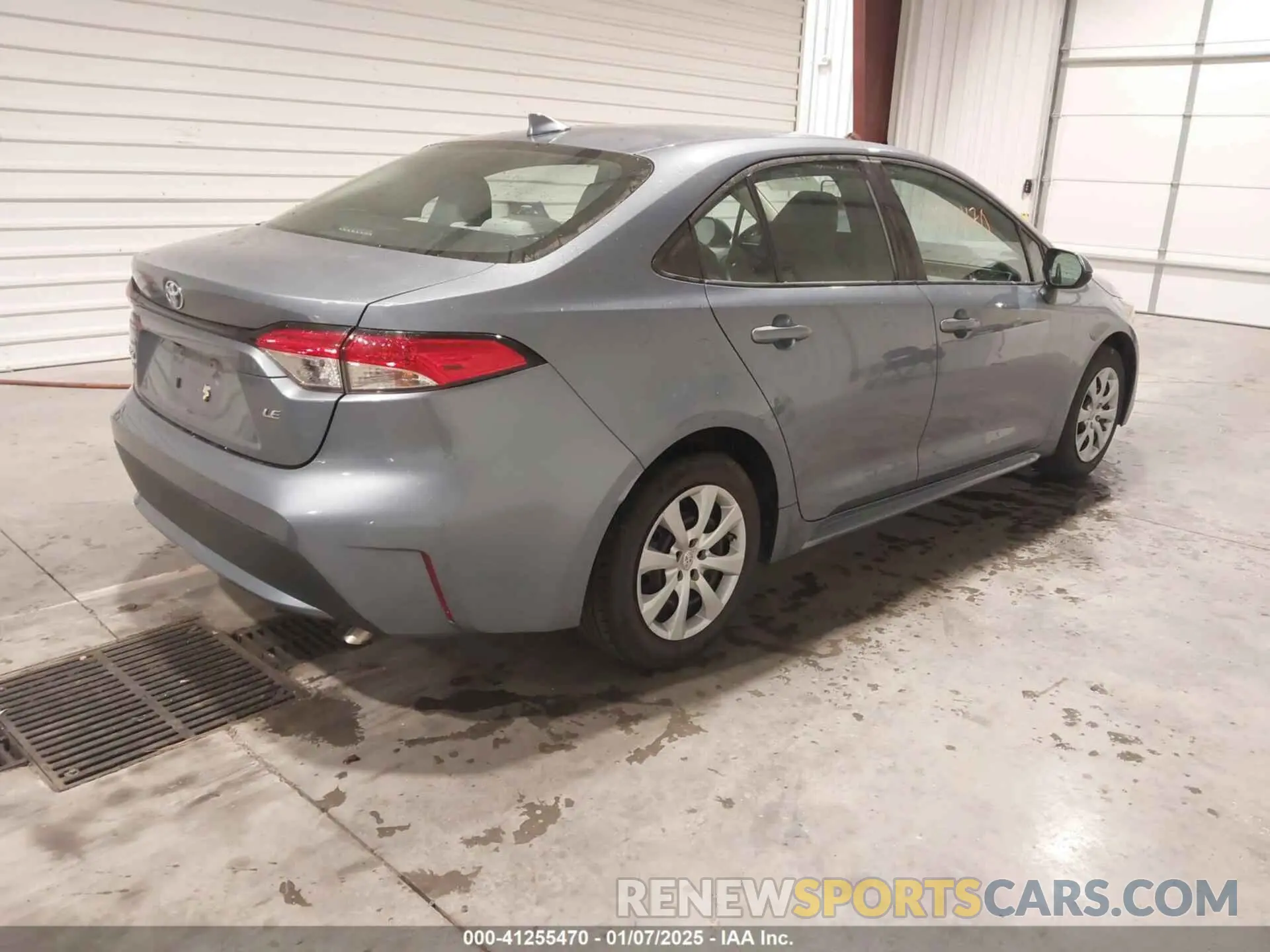 4 Photograph of a damaged car 5YFEPMAE2MP186901 TOYOTA COROLLA 2021