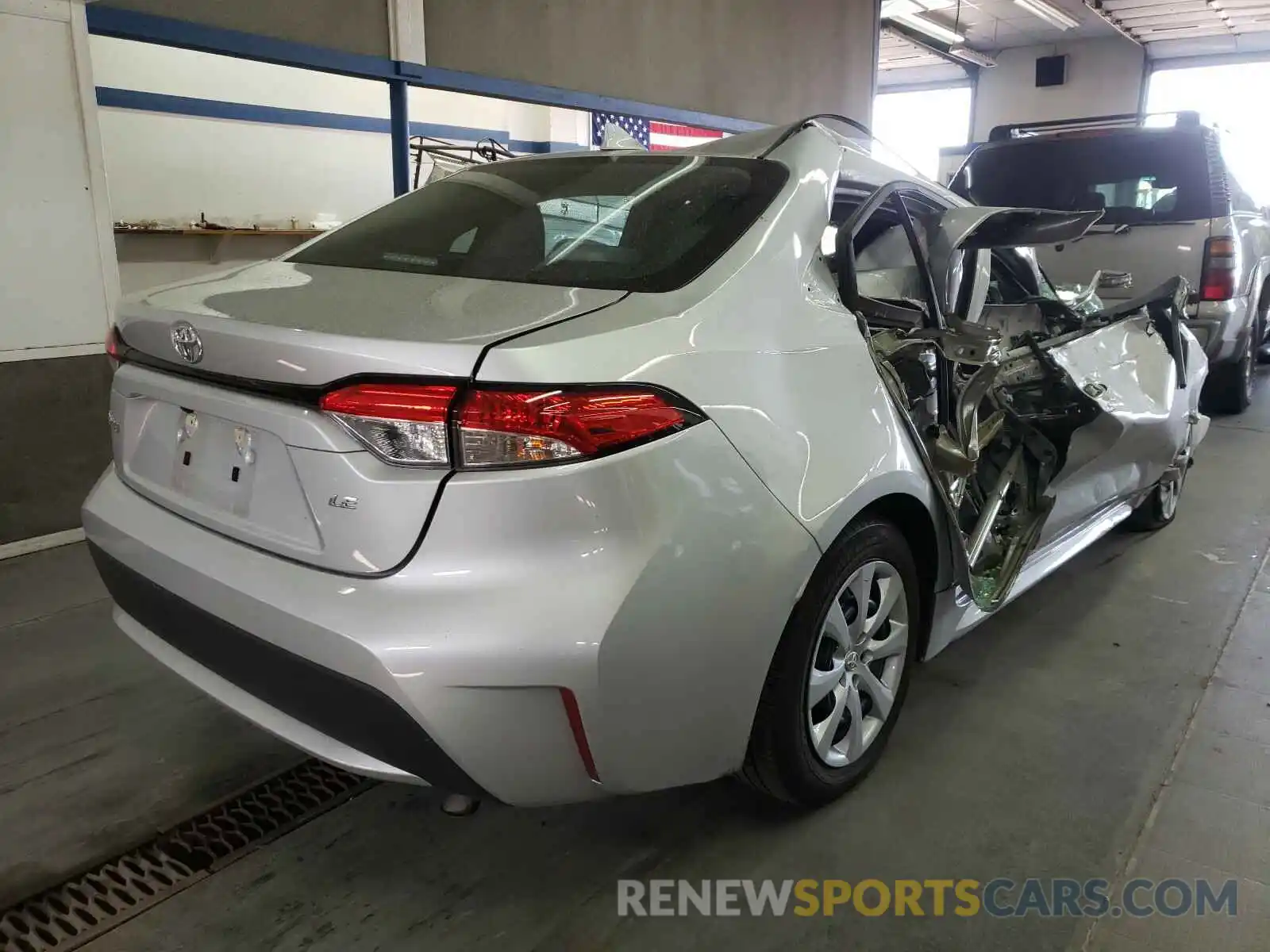 4 Photograph of a damaged car 5YFEPMAE2MP195792 TOYOTA COROLLA 2021