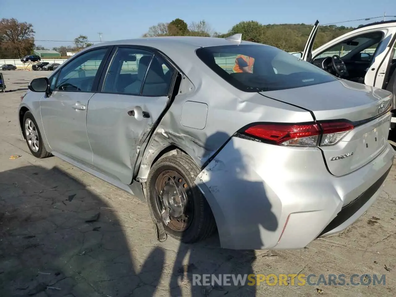 2 Photograph of a damaged car 5YFEPMAE2MP203891 TOYOTA COROLLA 2021