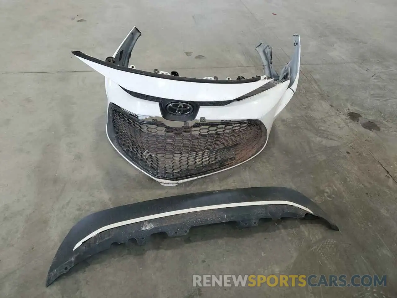 12 Photograph of a damaged car 5YFEPMAE2MP204863 TOYOTA COROLLA 2021