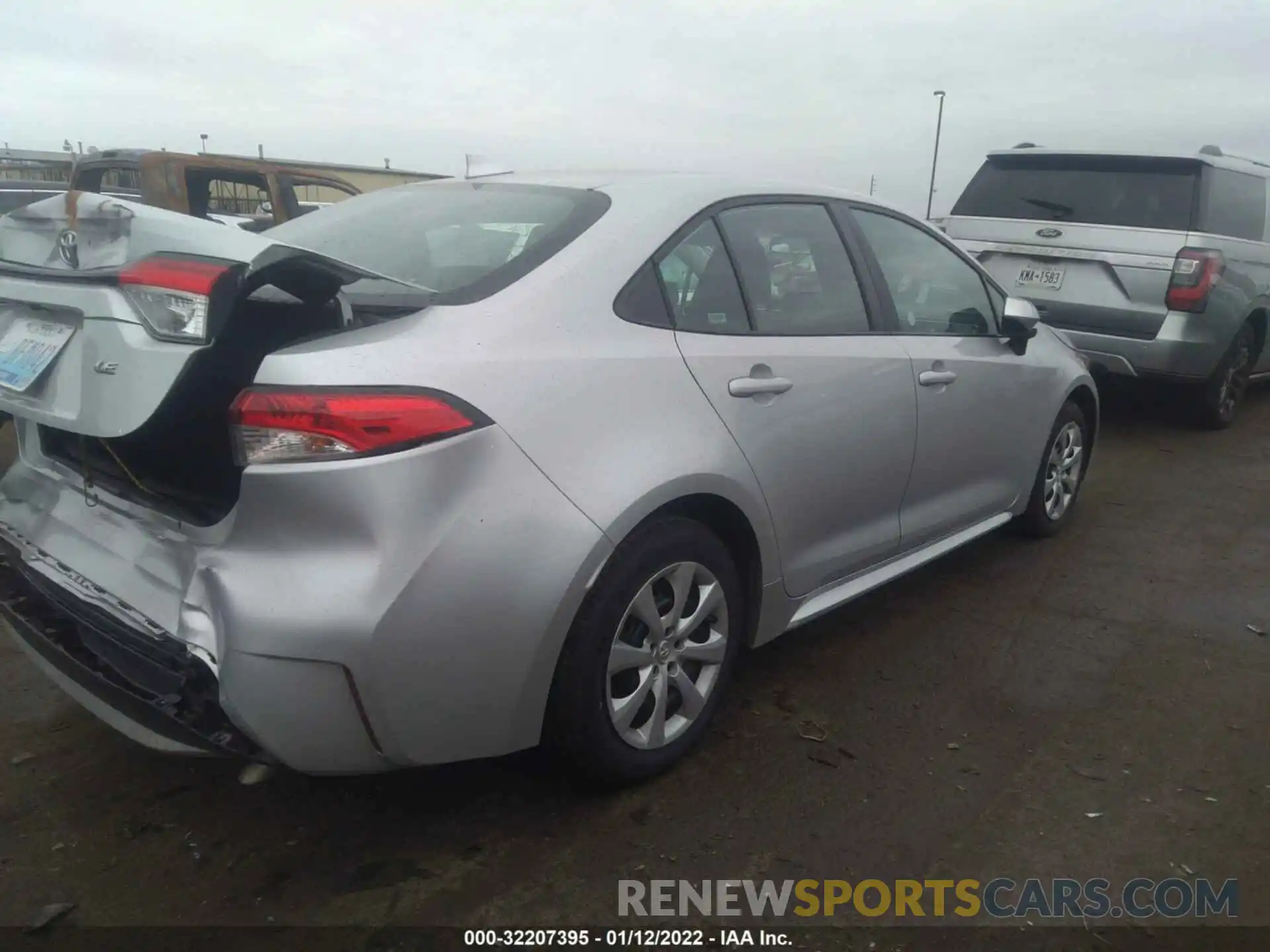 4 Photograph of a damaged car 5YFEPMAE2MP207939 TOYOTA COROLLA 2021