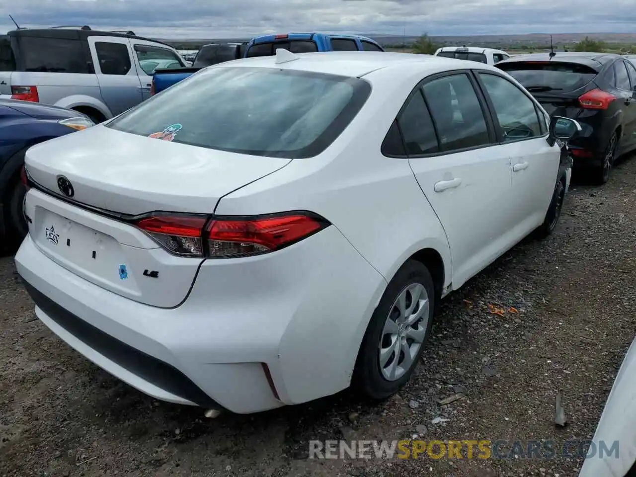 4 Photograph of a damaged car 5YFEPMAE2MP210386 TOYOTA COROLLA 2021