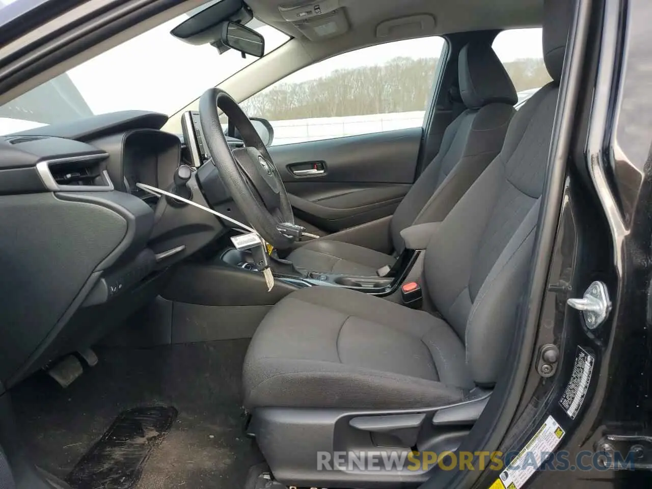7 Photograph of a damaged car 5YFEPMAE2MP220786 TOYOTA COROLLA 2021
