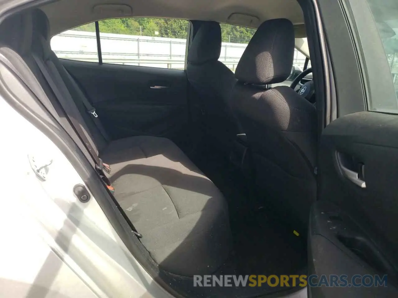 10 Photograph of a damaged car 5YFEPMAE2MP234123 TOYOTA COROLLA 2021