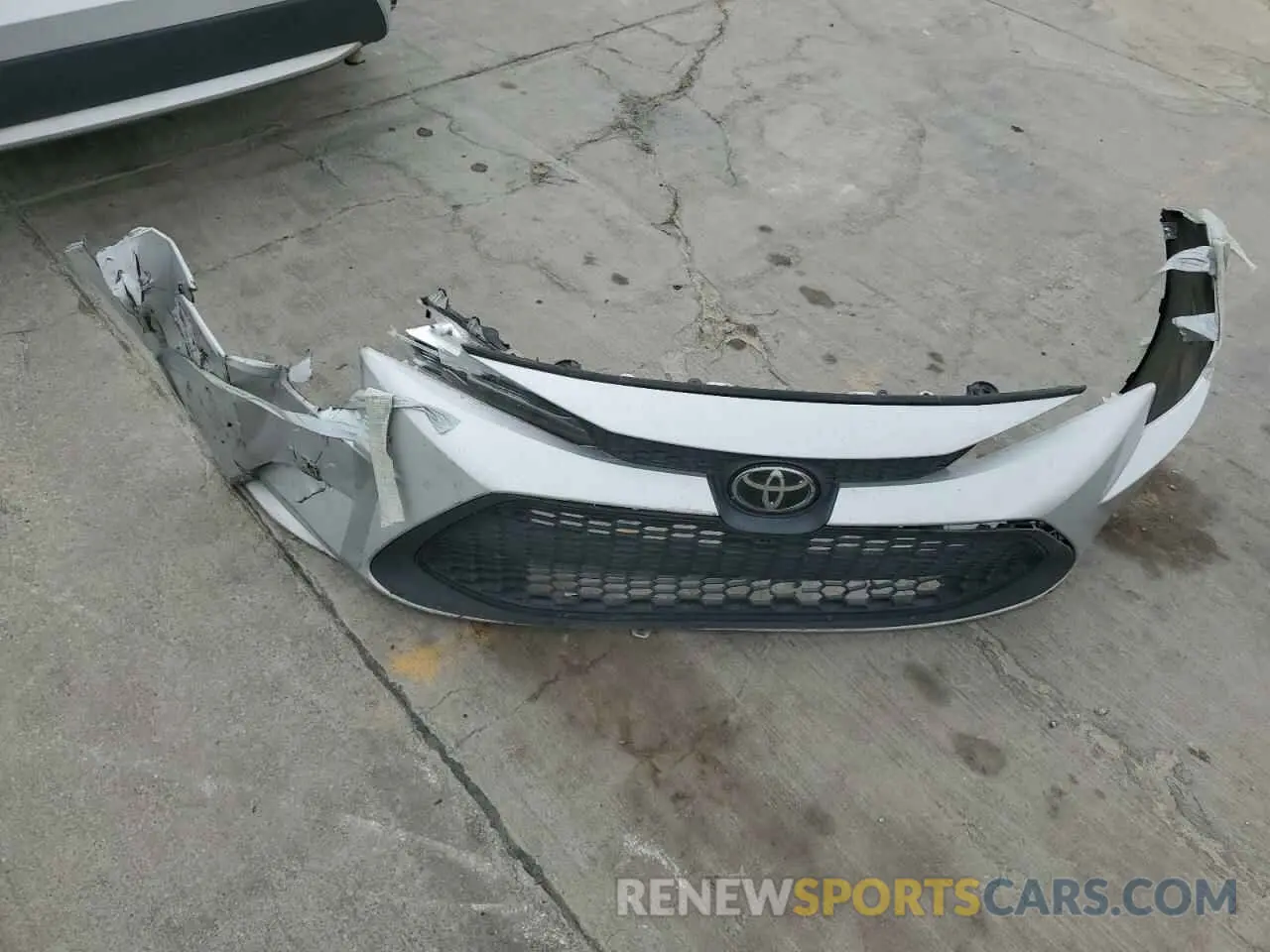 12 Photograph of a damaged car 5YFEPMAE2MP234882 TOYOTA COROLLA 2021