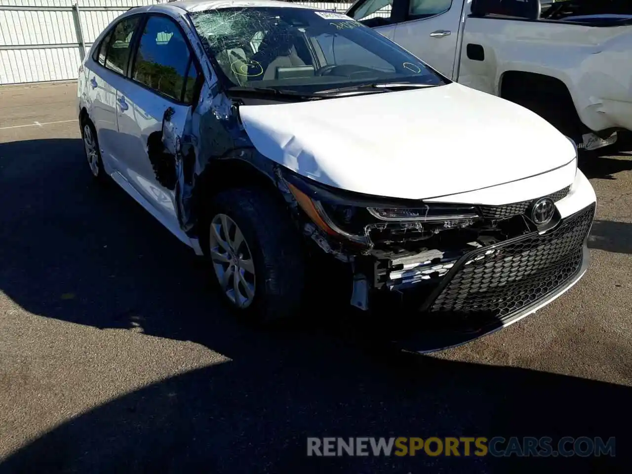 1 Photograph of a damaged car 5YFEPMAE2MP242738 TOYOTA COROLLA 2021