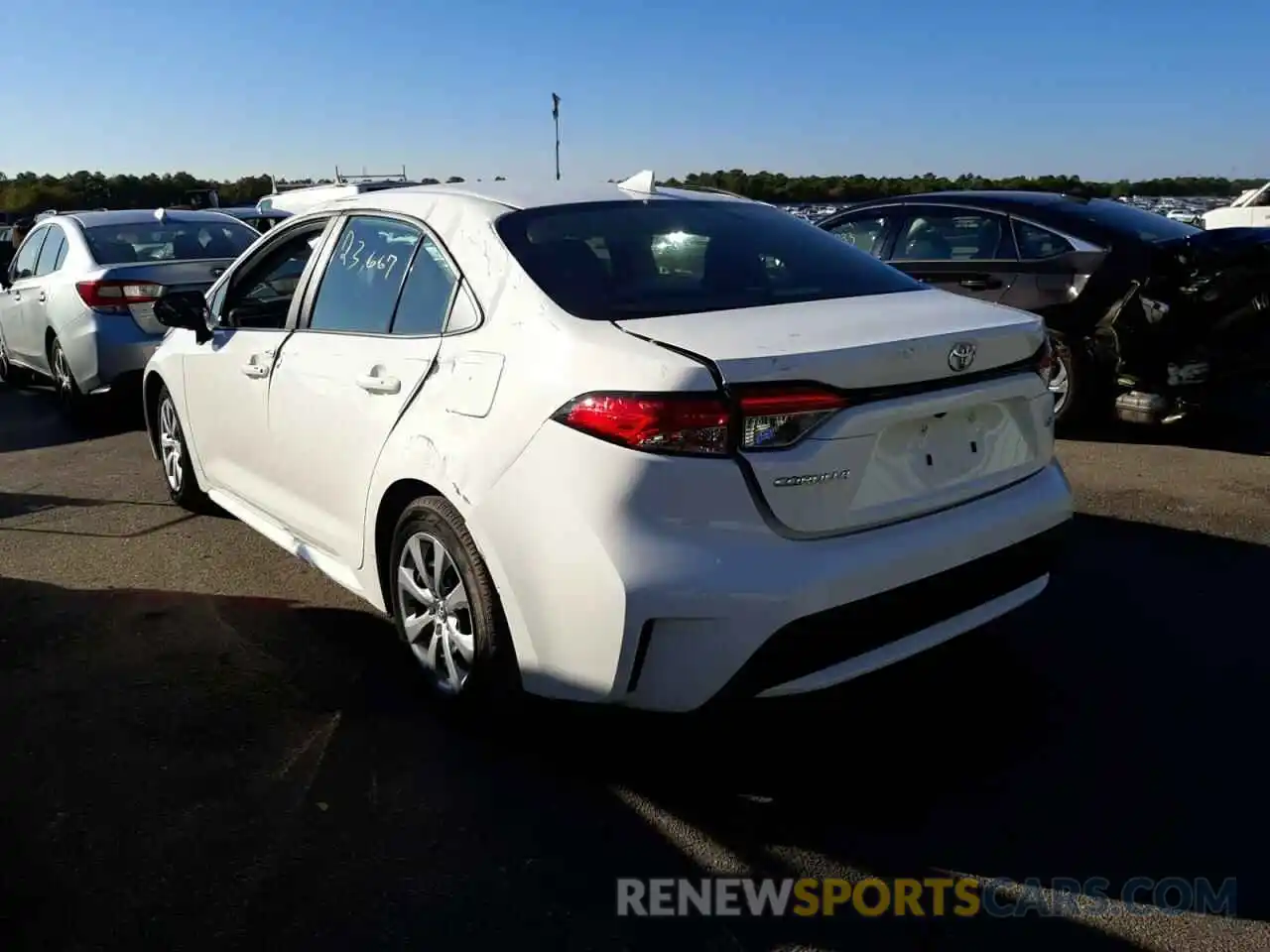 3 Photograph of a damaged car 5YFEPMAE2MP242738 TOYOTA COROLLA 2021