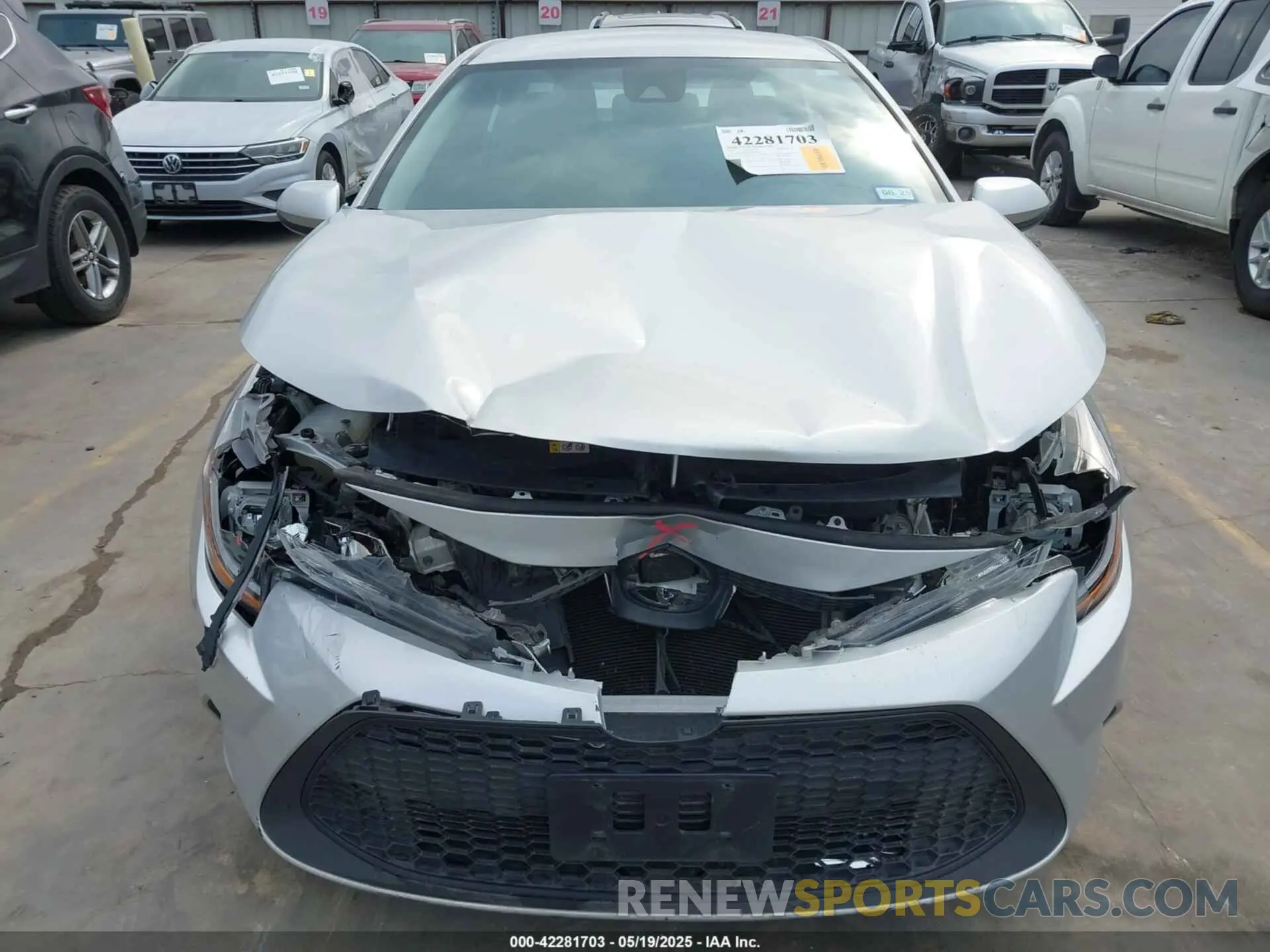 12 Photograph of a damaged car 5YFEPMAE2MP257501 TOYOTA COROLLA 2021