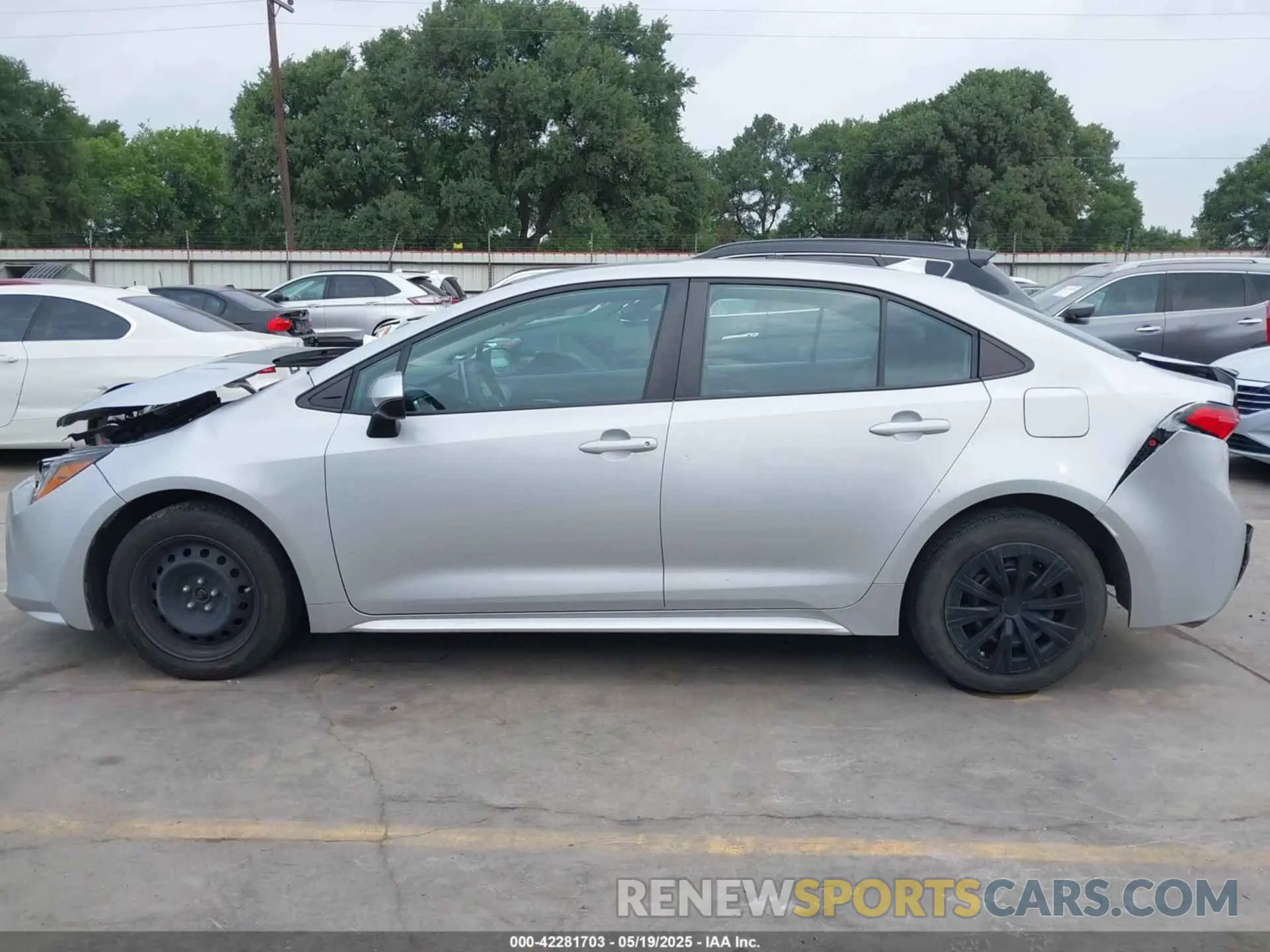 14 Photograph of a damaged car 5YFEPMAE2MP257501 TOYOTA COROLLA 2021