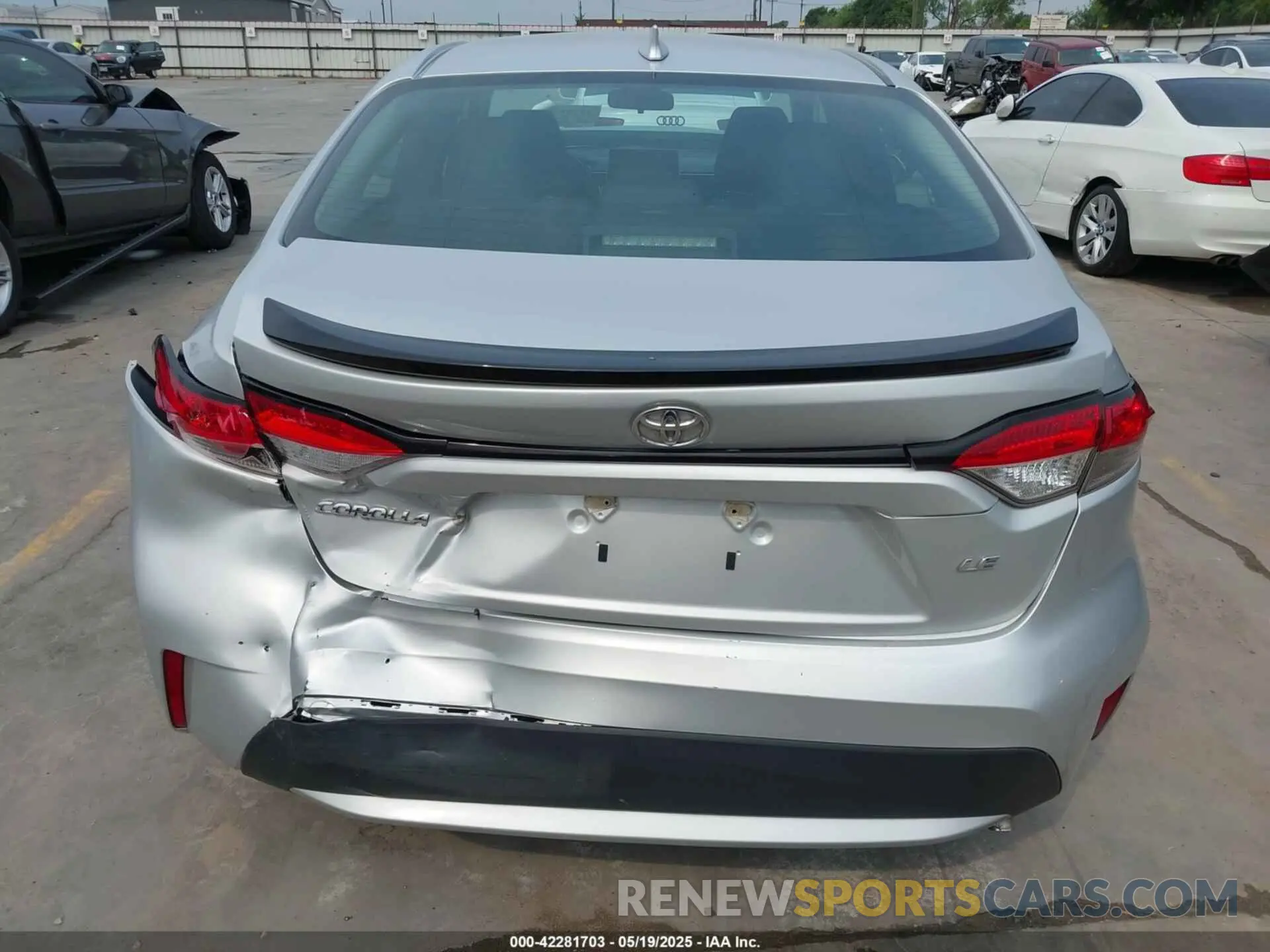 16 Photograph of a damaged car 5YFEPMAE2MP257501 TOYOTA COROLLA 2021
