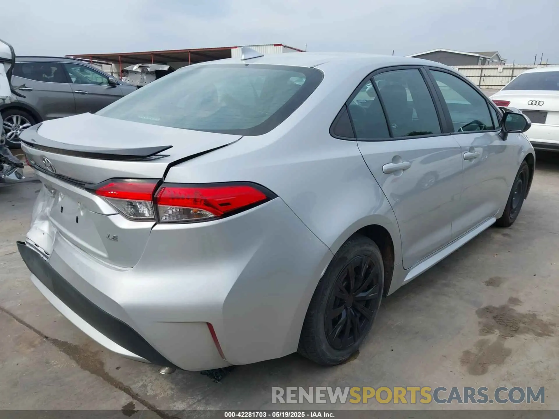 4 Photograph of a damaged car 5YFEPMAE2MP257501 TOYOTA COROLLA 2021