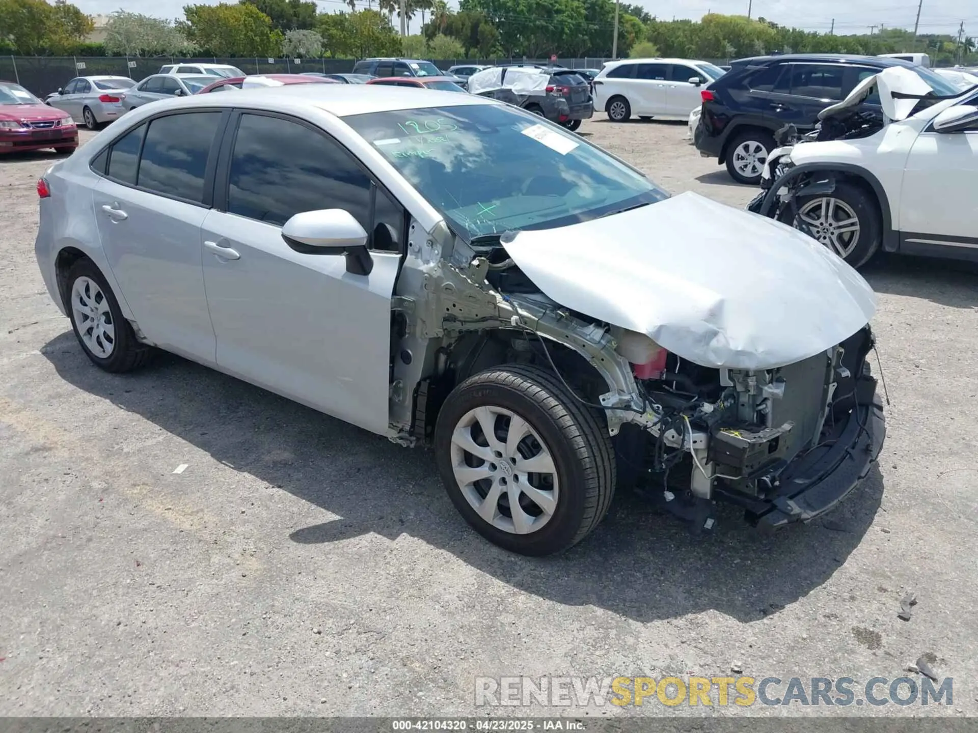 1 Photograph of a damaged car 5YFEPMAE2MP261046 TOYOTA COROLLA 2021