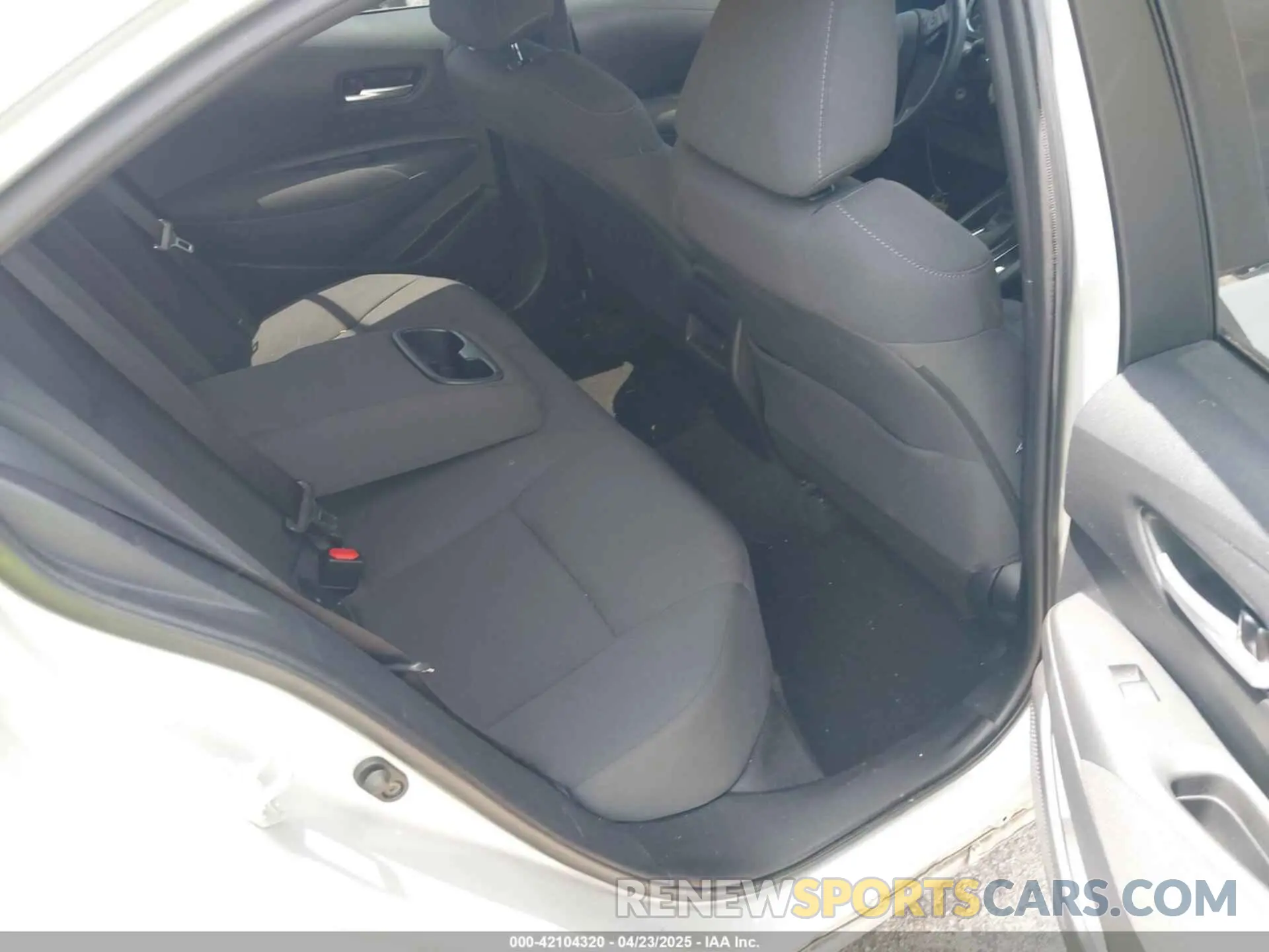8 Photograph of a damaged car 5YFEPMAE2MP261046 TOYOTA COROLLA 2021