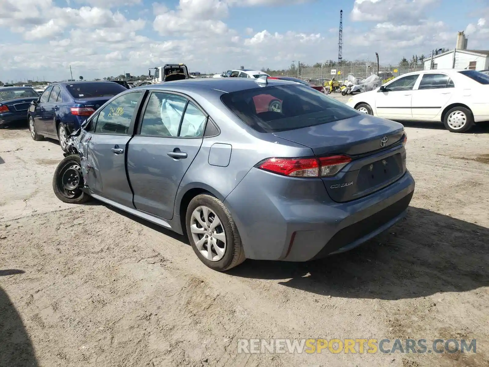 3 Photograph of a damaged car 5YFEPMAE3MP153650 TOYOTA COROLLA 2021