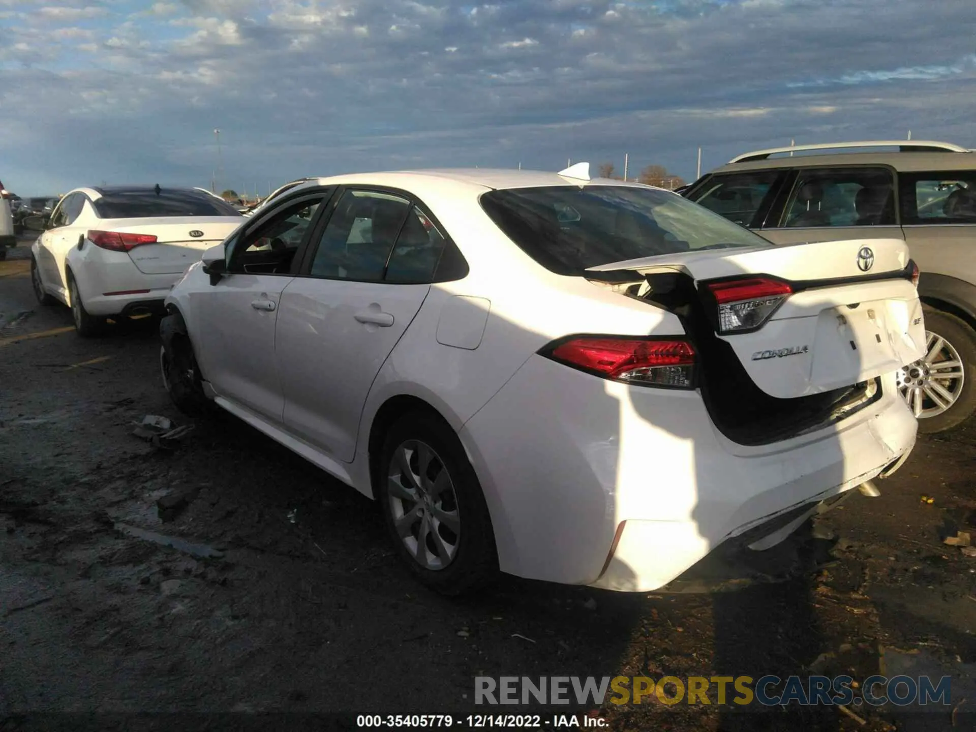 3 Photograph of a damaged car 5YFEPMAE3MP168584 TOYOTA COROLLA 2021