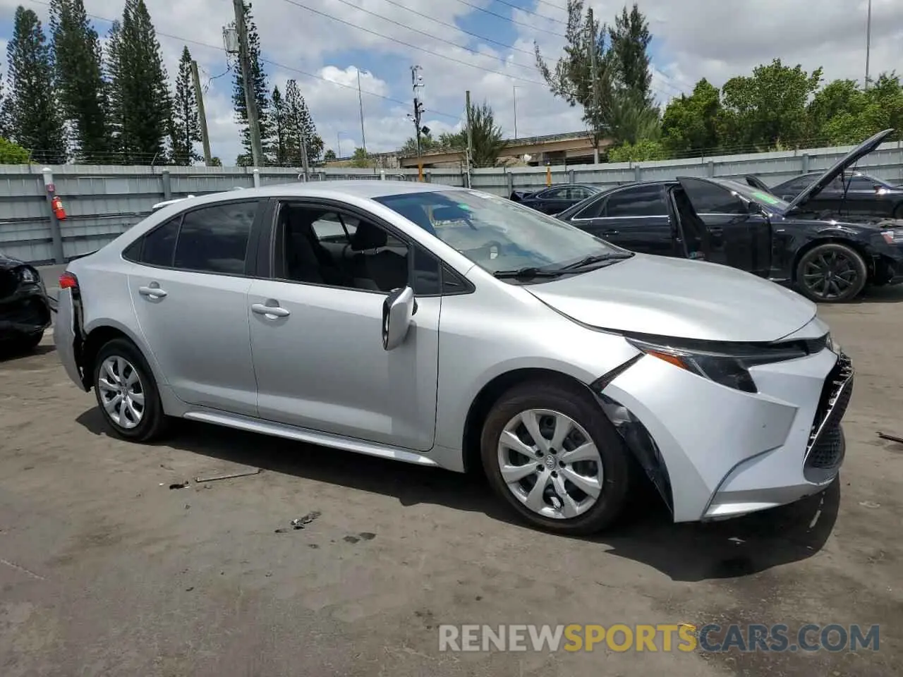 4 Photograph of a damaged car 5YFEPMAE3MP192044 TOYOTA COROLLA 2021