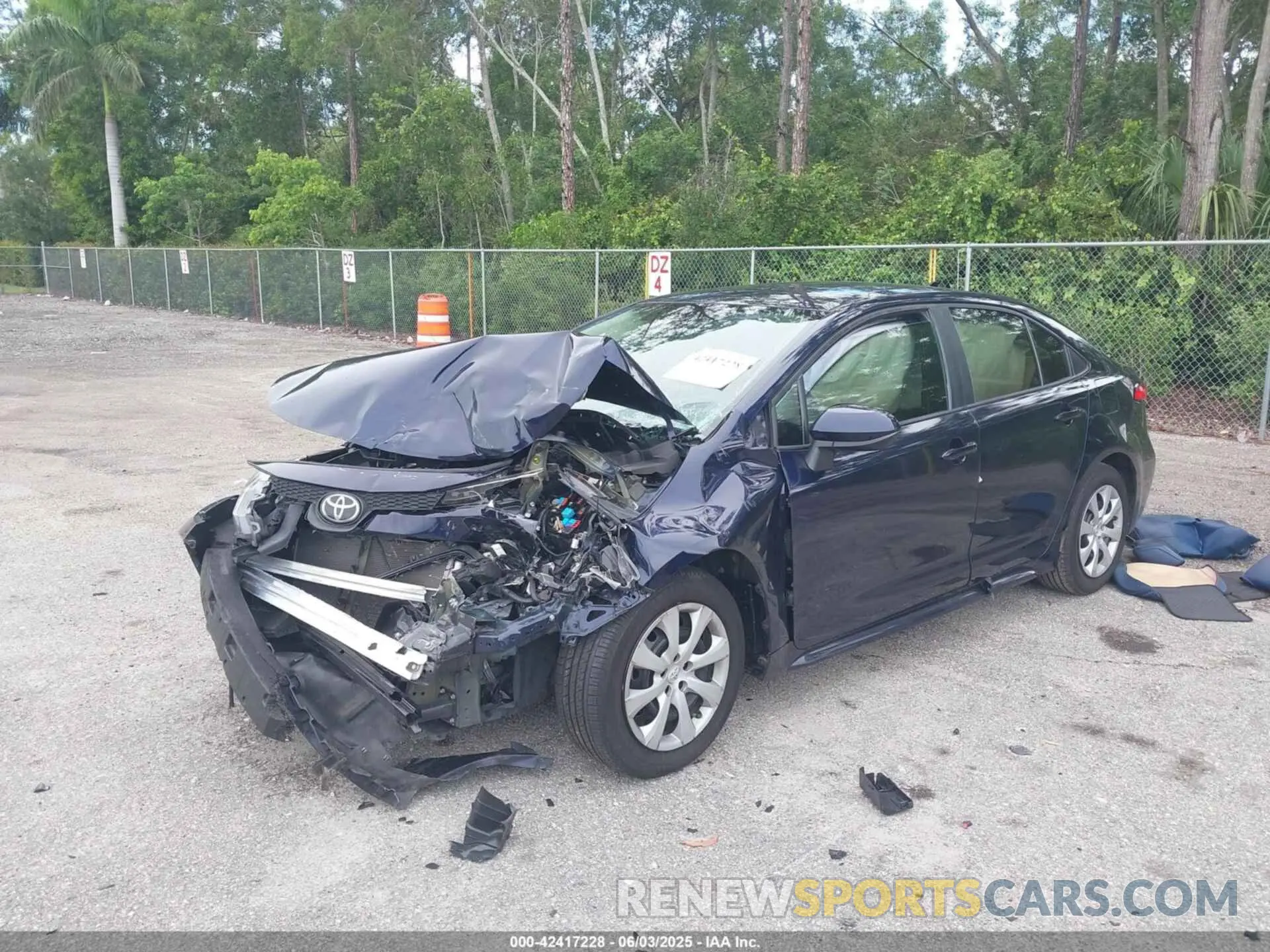 18 Photograph of a damaged car 5YFEPMAE3MP199155 TOYOTA COROLLA 2021
