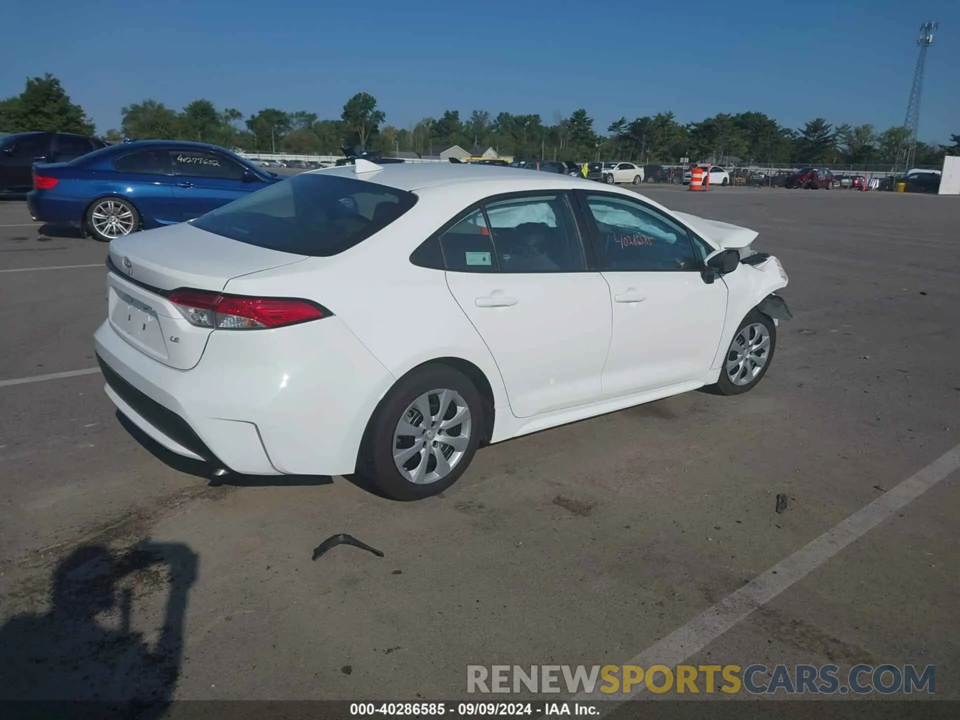 4 Photograph of a damaged car 5YFEPMAE3MP232641 TOYOTA COROLLA 2021