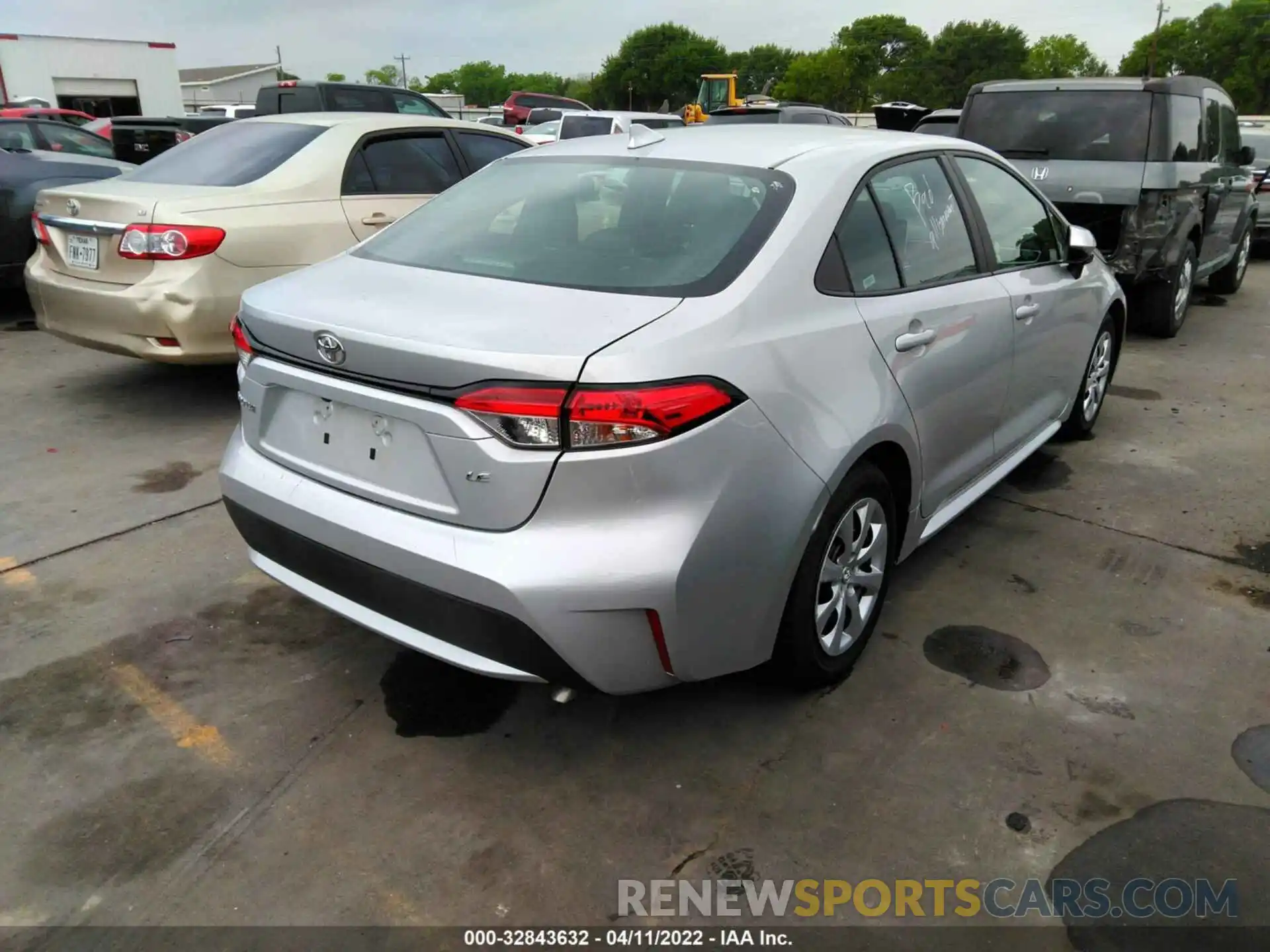 4 Photograph of a damaged car 5YFEPMAE3MP243347 TOYOTA COROLLA 2021