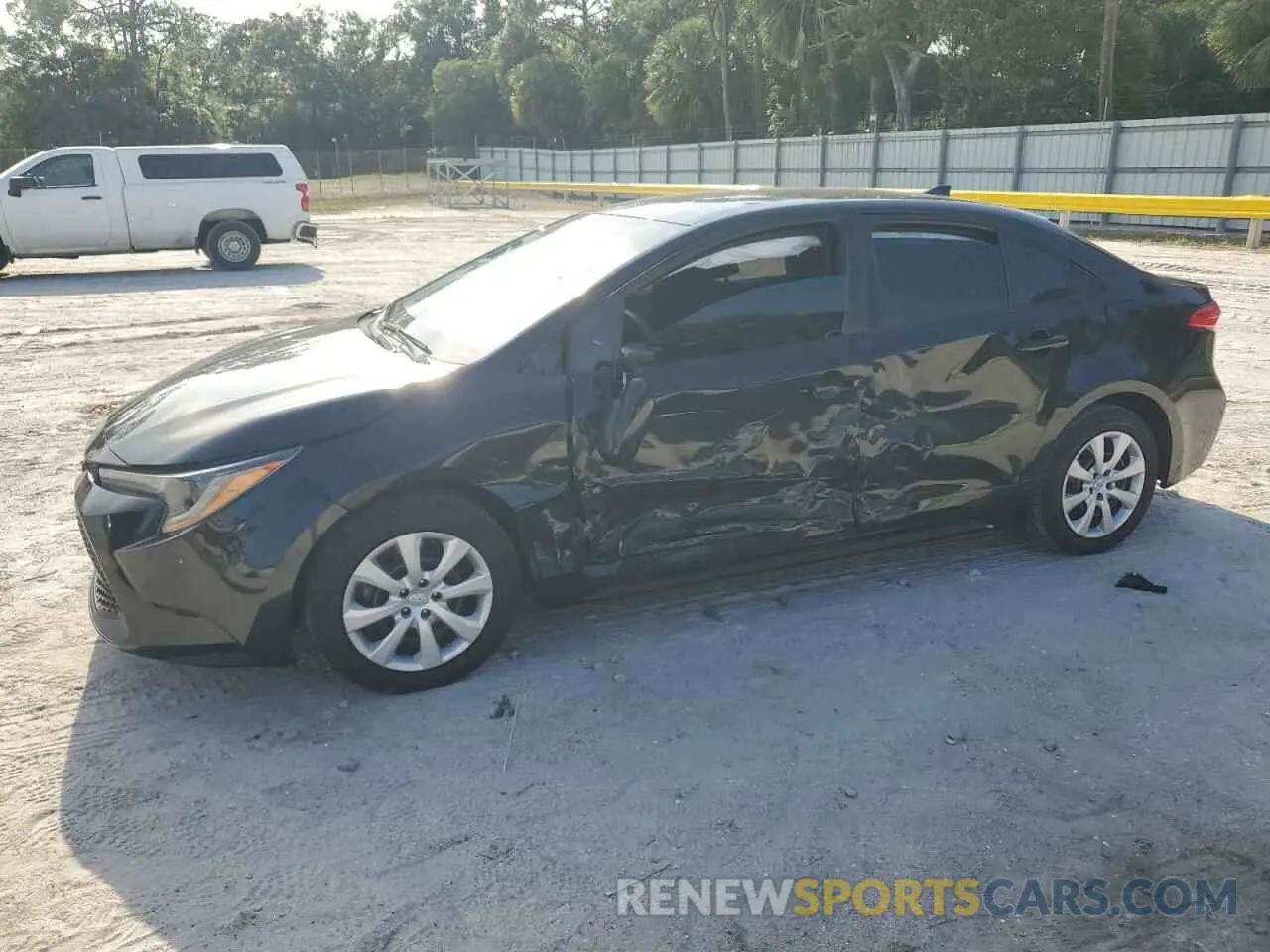 1 Photograph of a damaged car 5YFEPMAE3MP249374 TOYOTA COROLLA 2021