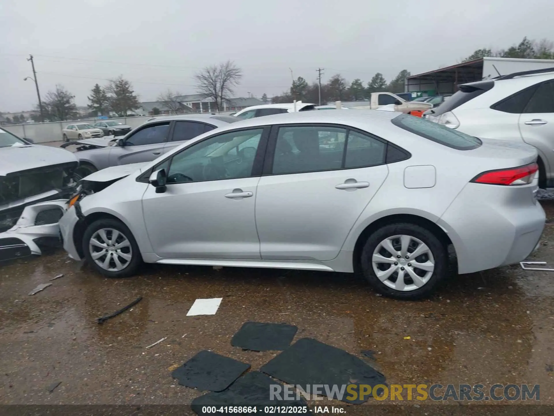 14 Photograph of a damaged car 5YFEPMAE3MP251903 TOYOTA COROLLA 2021