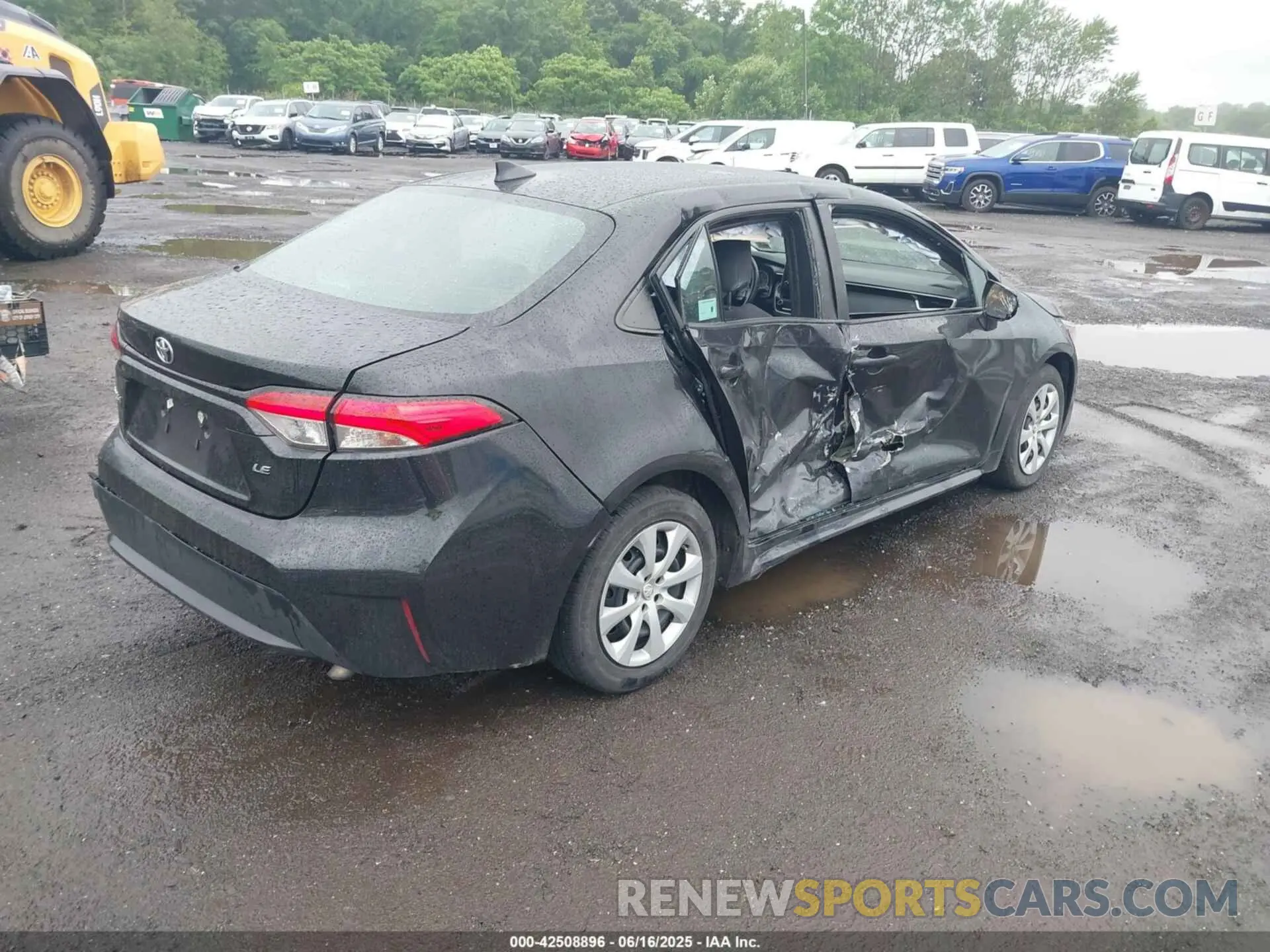 4 Photograph of a damaged car 5YFEPMAE3MP260326 TOYOTA COROLLA 2021