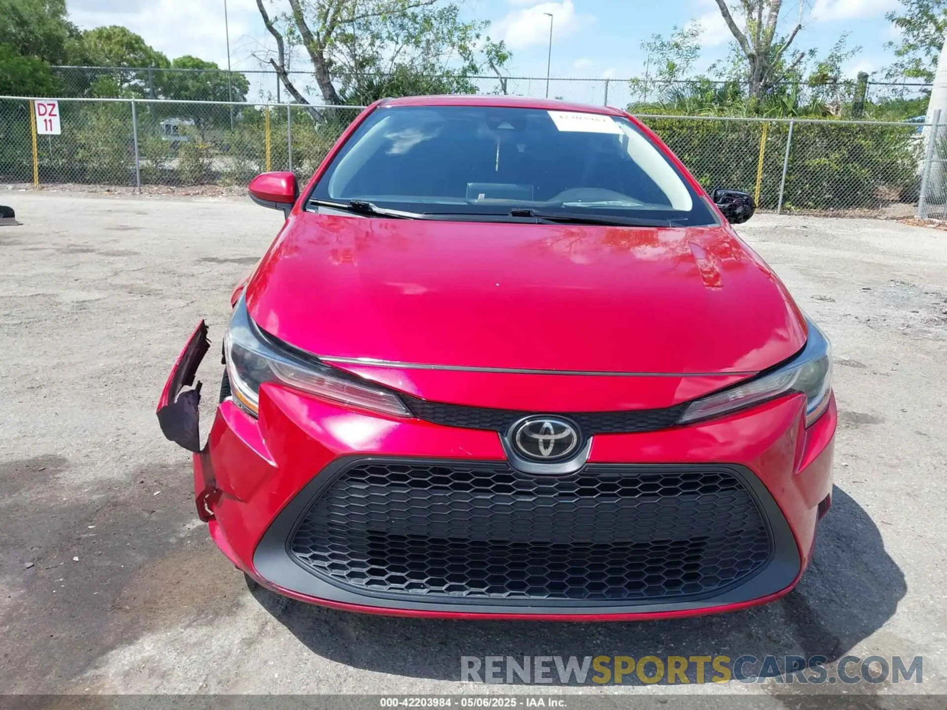 13 Photograph of a damaged car 5YFEPMAE3MP260682 TOYOTA COROLLA 2021