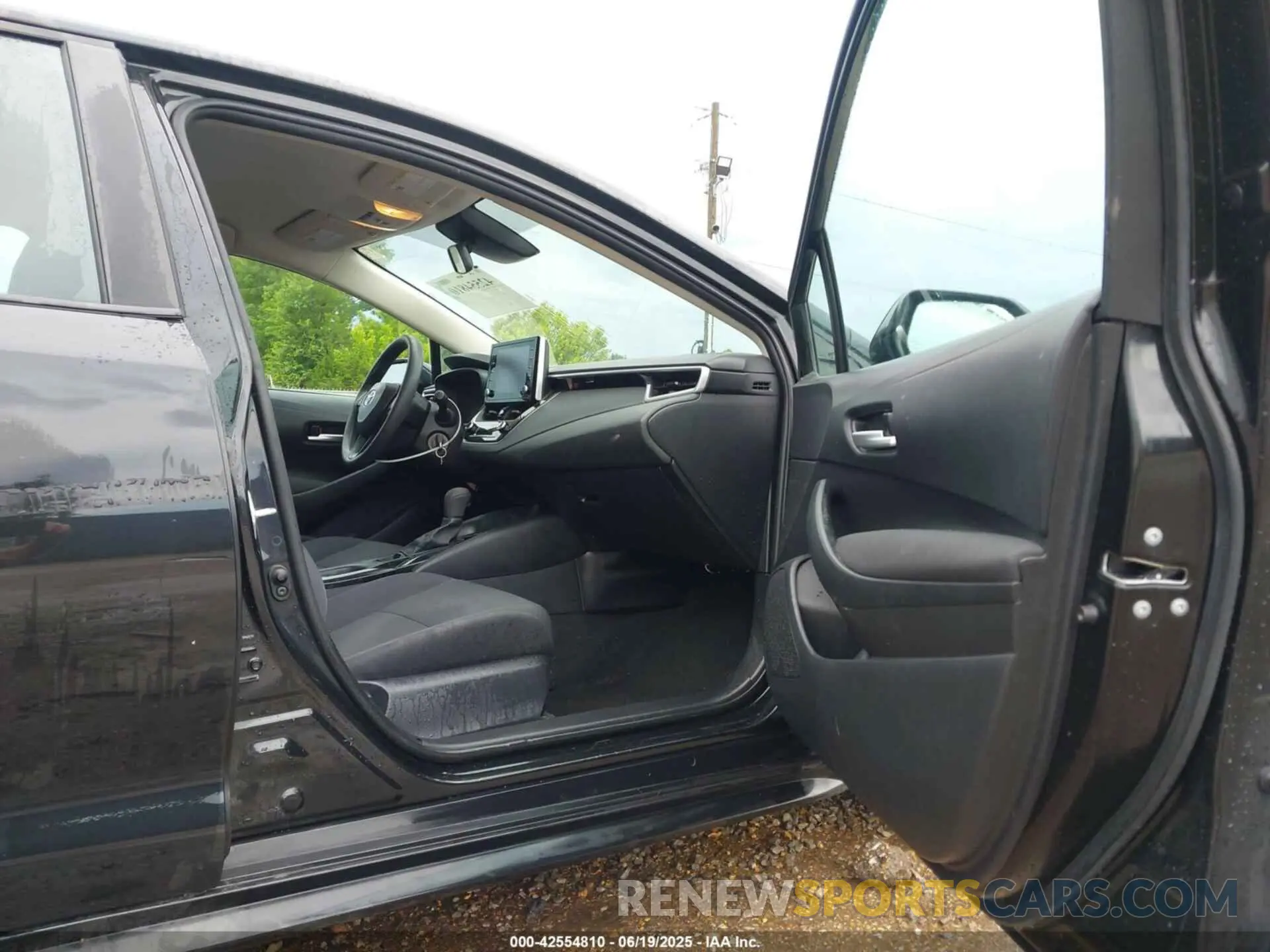 19 Photograph of a damaged car 5YFEPMAE4MP165743 TOYOTA COROLLA 2021