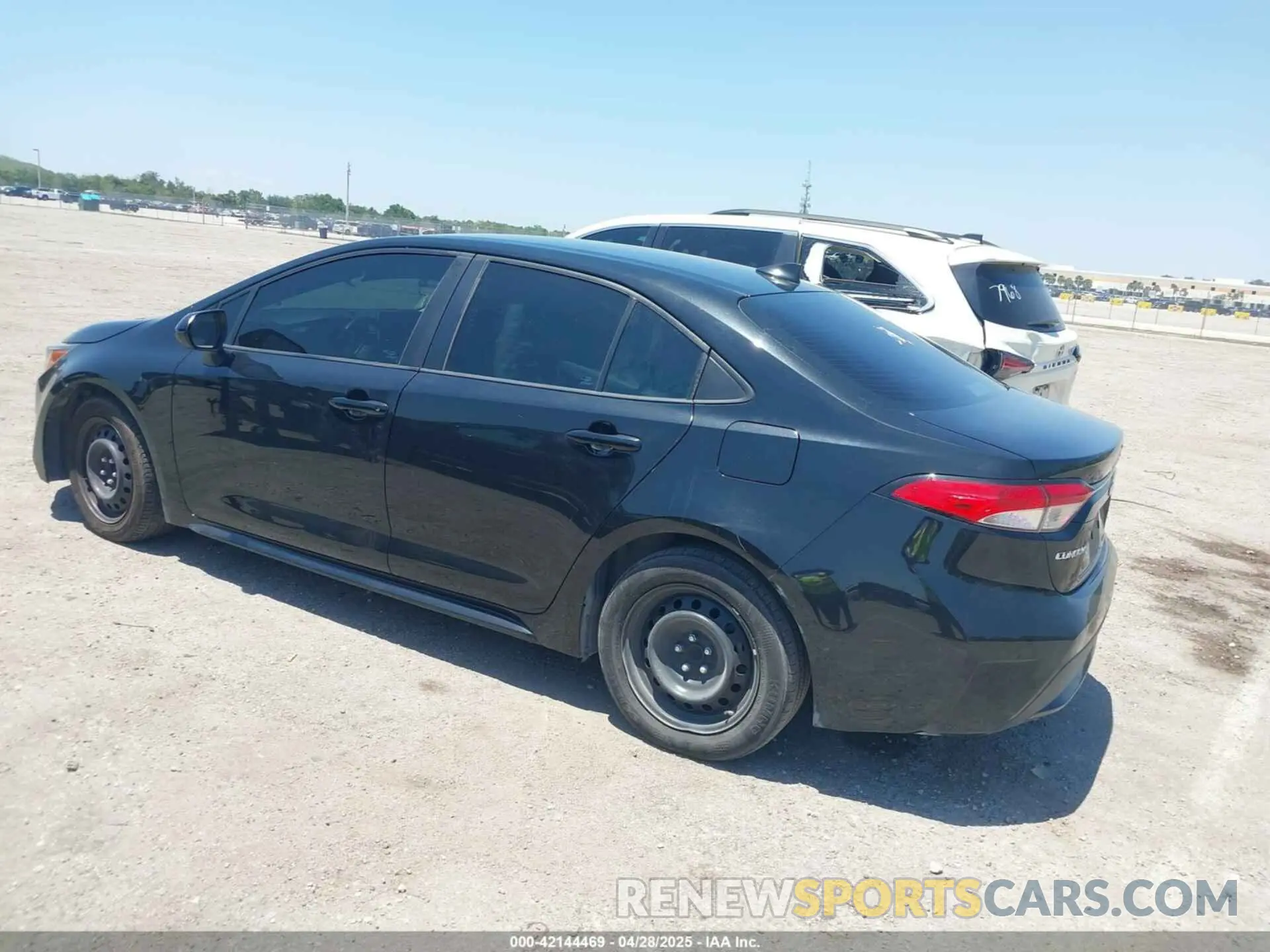 3 Photograph of a damaged car 5YFEPMAE4MP171641 TOYOTA COROLLA 2021