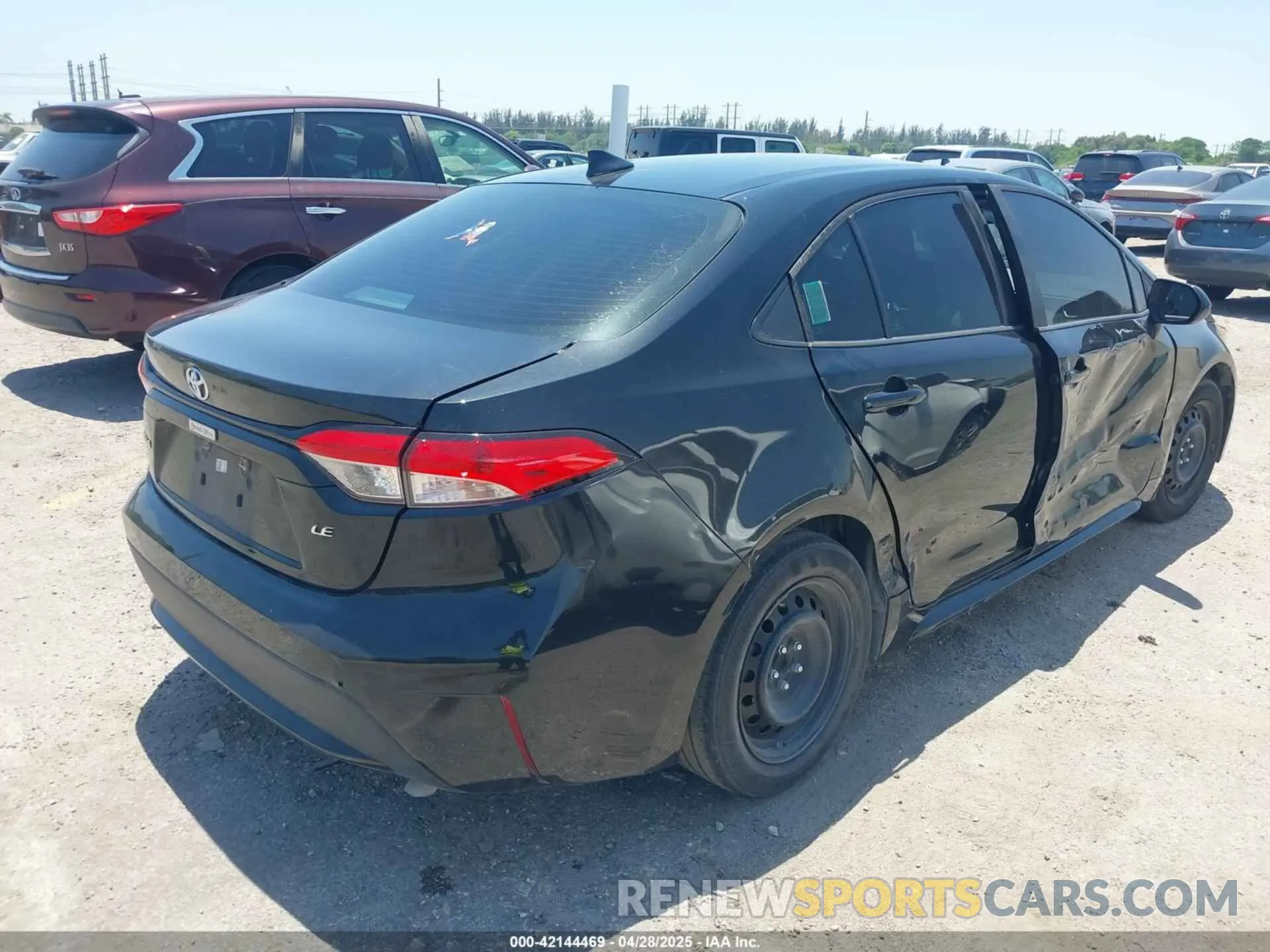 4 Photograph of a damaged car 5YFEPMAE4MP171641 TOYOTA COROLLA 2021