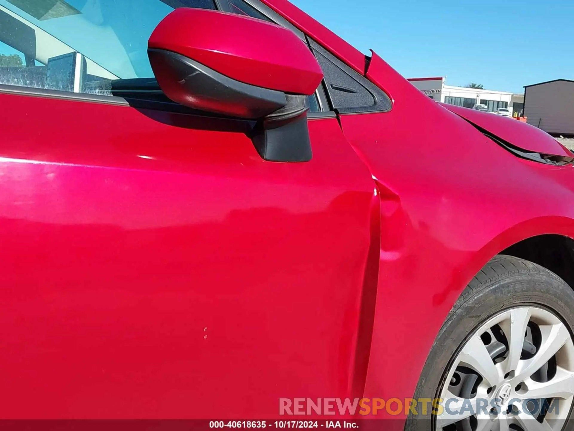 17 Photograph of a damaged car 5YFEPMAE4MP180419 TOYOTA COROLLA 2021