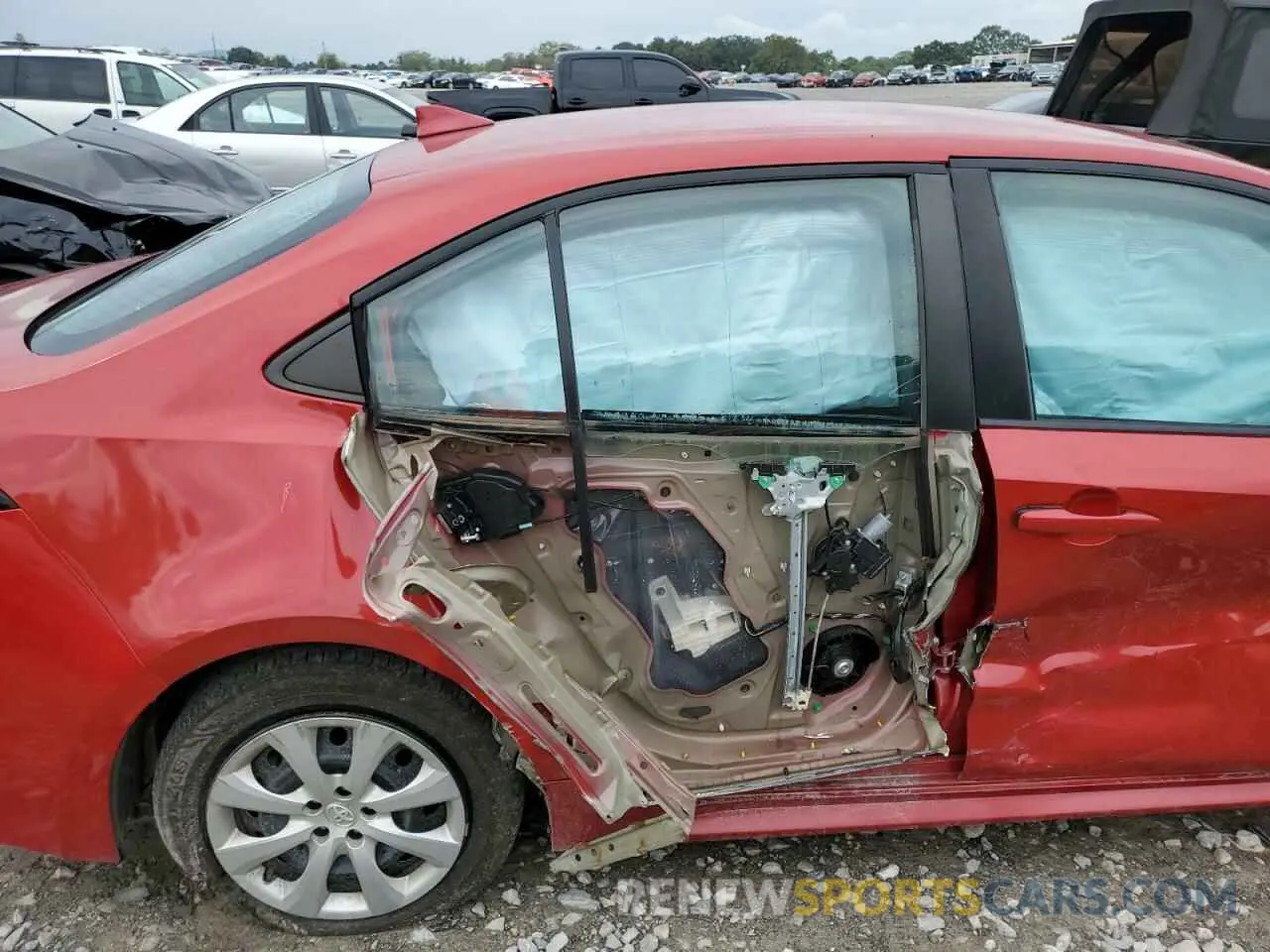 10 Photograph of a damaged car 5YFEPMAE4MP182526 TOYOTA COROLLA 2021