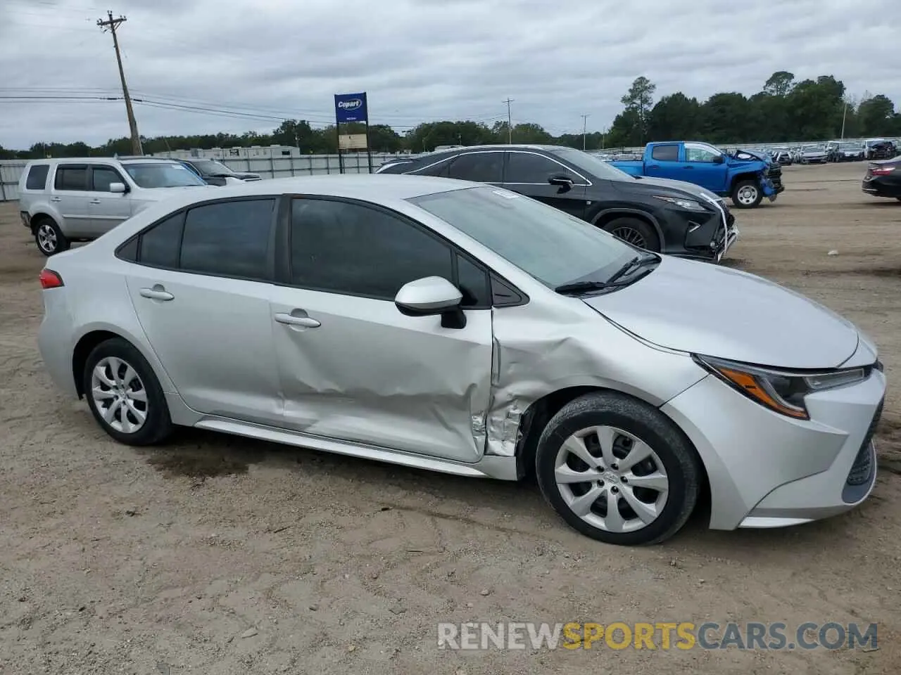 4 Photograph of a damaged car 5YFEPMAE4MP215220 TOYOTA COROLLA 2021