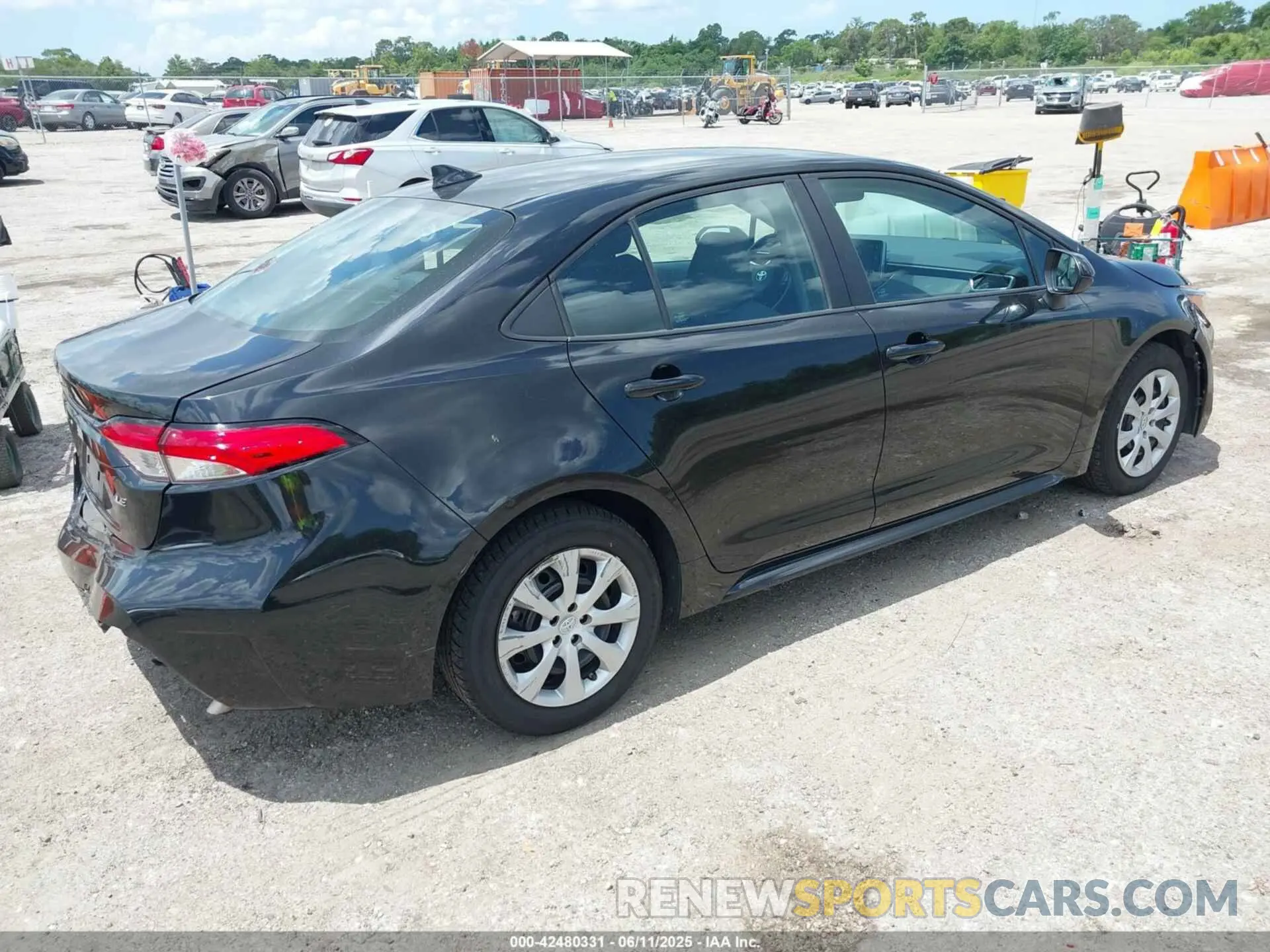 4 Photograph of a damaged car 5YFEPMAE4MP232261 TOYOTA COROLLA 2021
