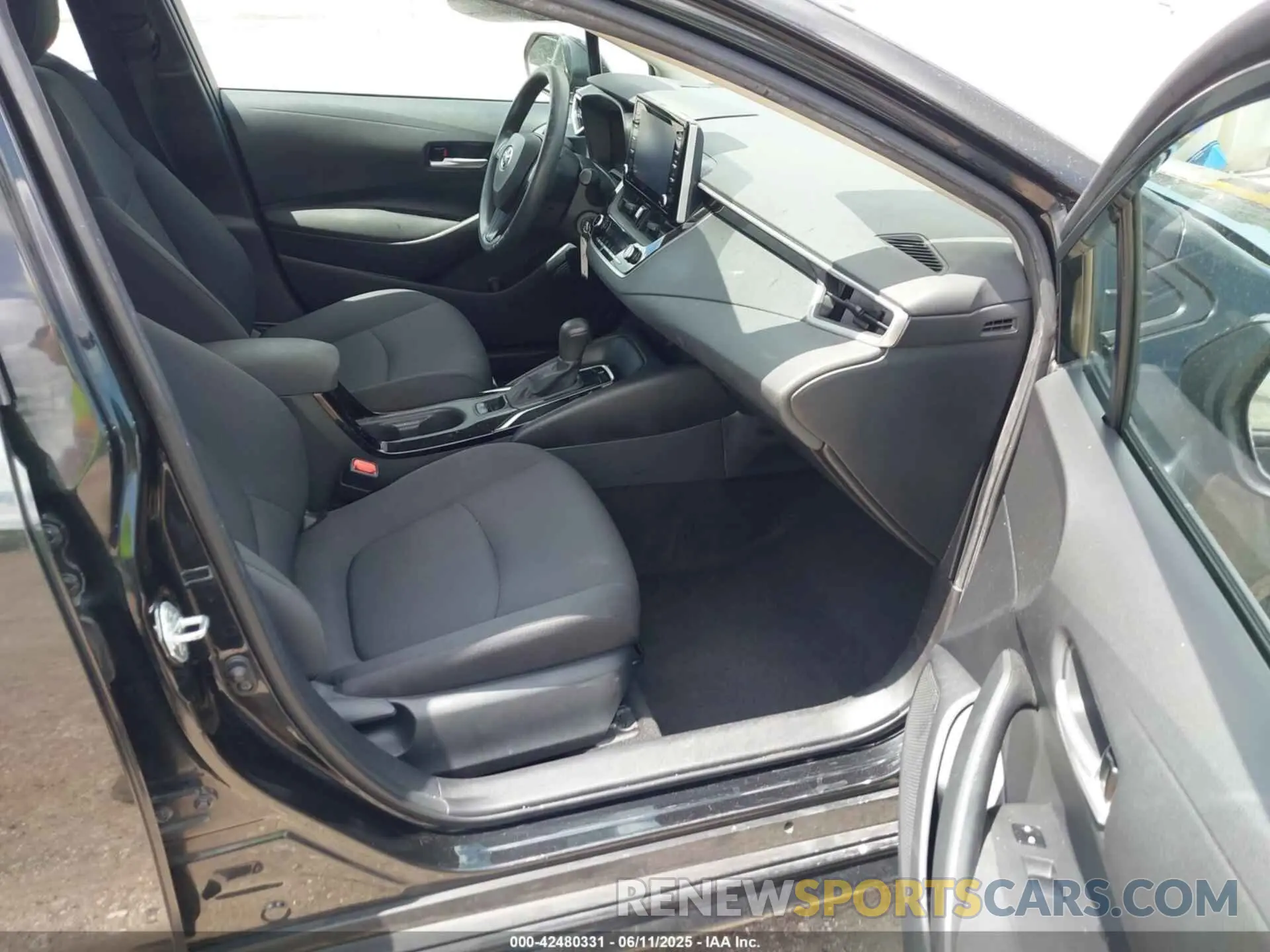 5 Photograph of a damaged car 5YFEPMAE4MP232261 TOYOTA COROLLA 2021