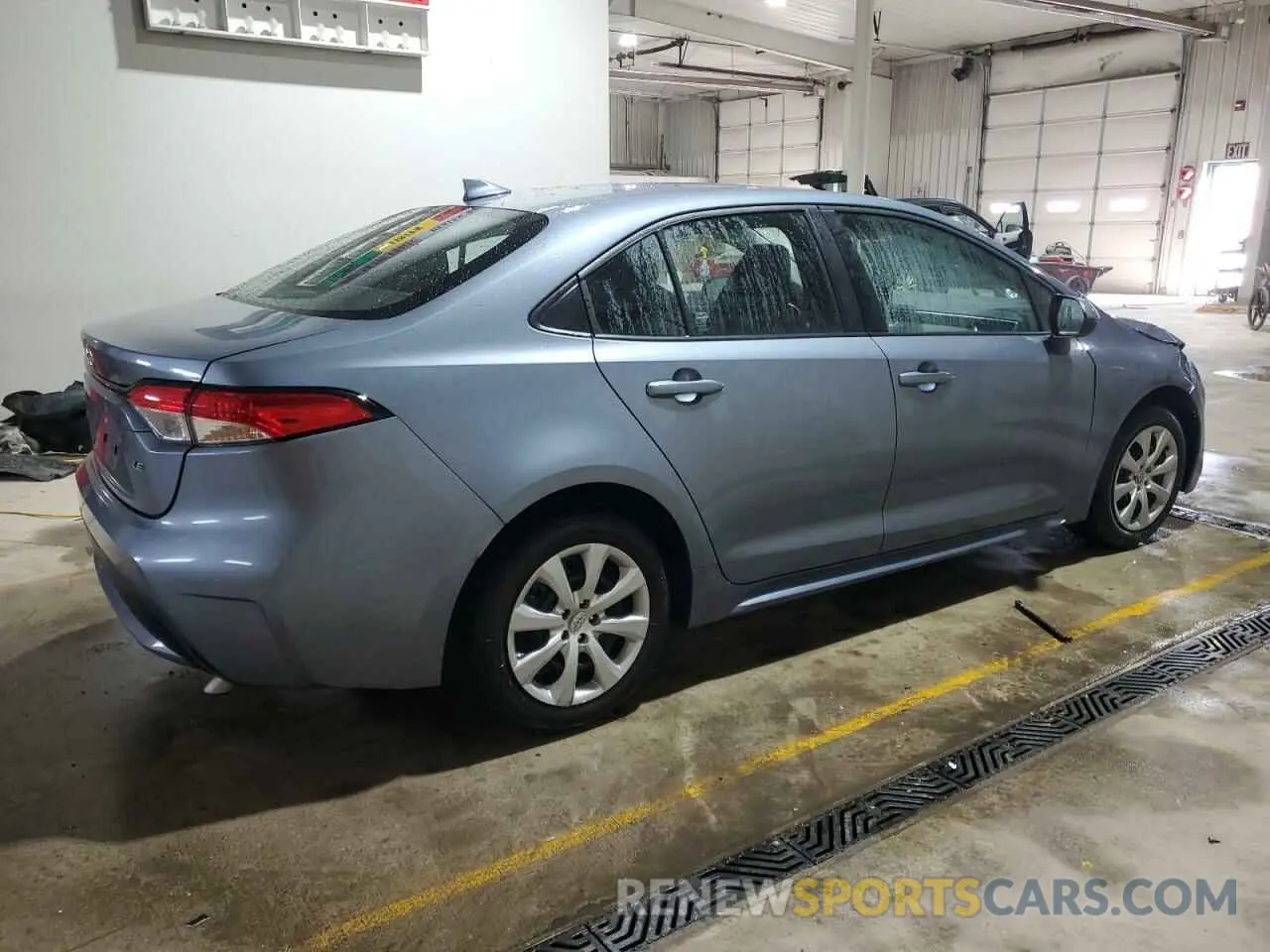 3 Photograph of a damaged car 5YFEPMAE4MP237850 TOYOTA COROLLA 2021