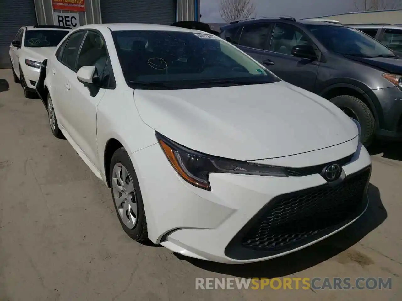 1 Photograph of a damaged car 5YFEPMAE4MP252235 TOYOTA COROLLA 2021