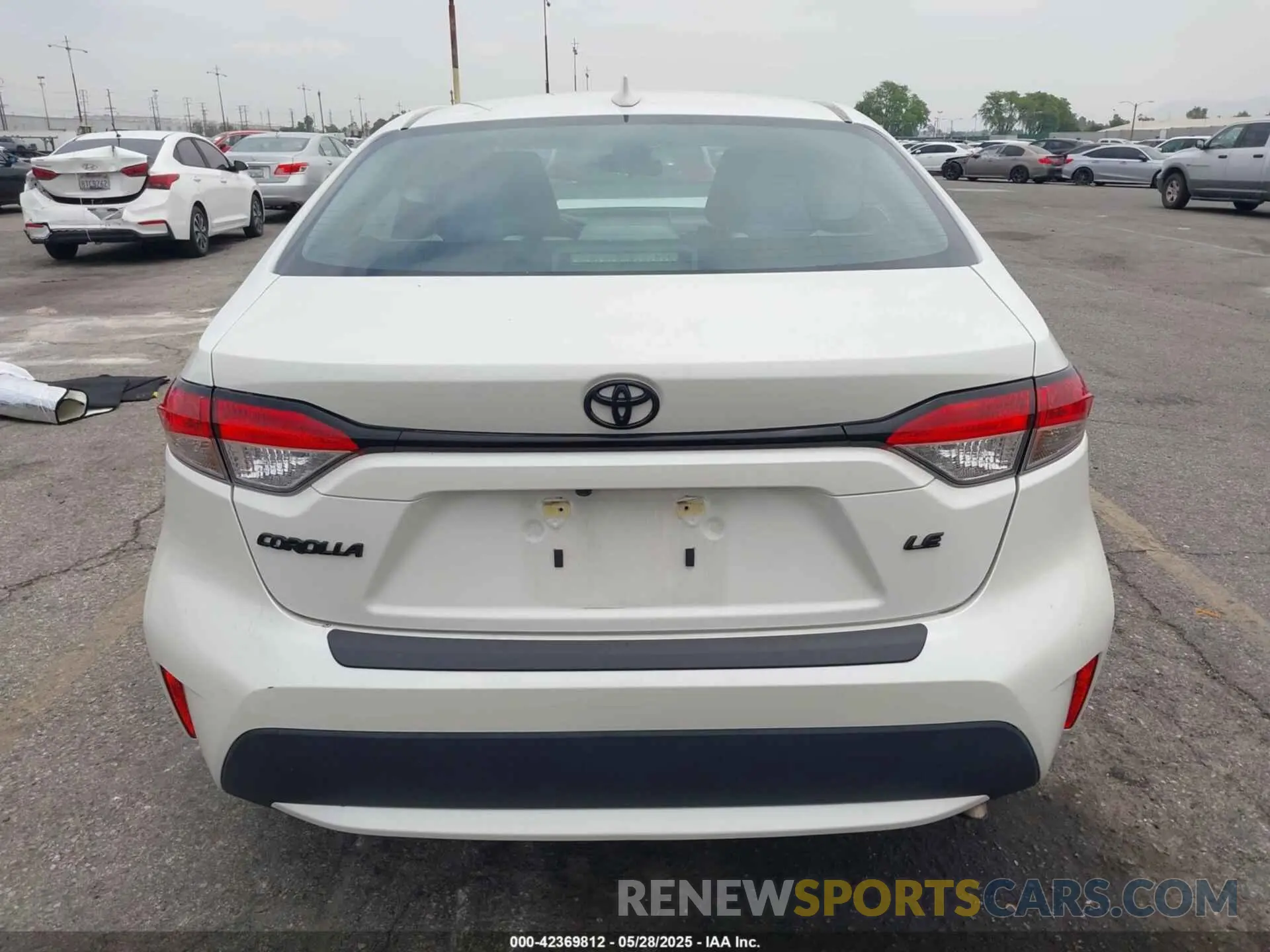 17 Photograph of a damaged car 5YFEPMAE4MP260173 TOYOTA COROLLA 2021