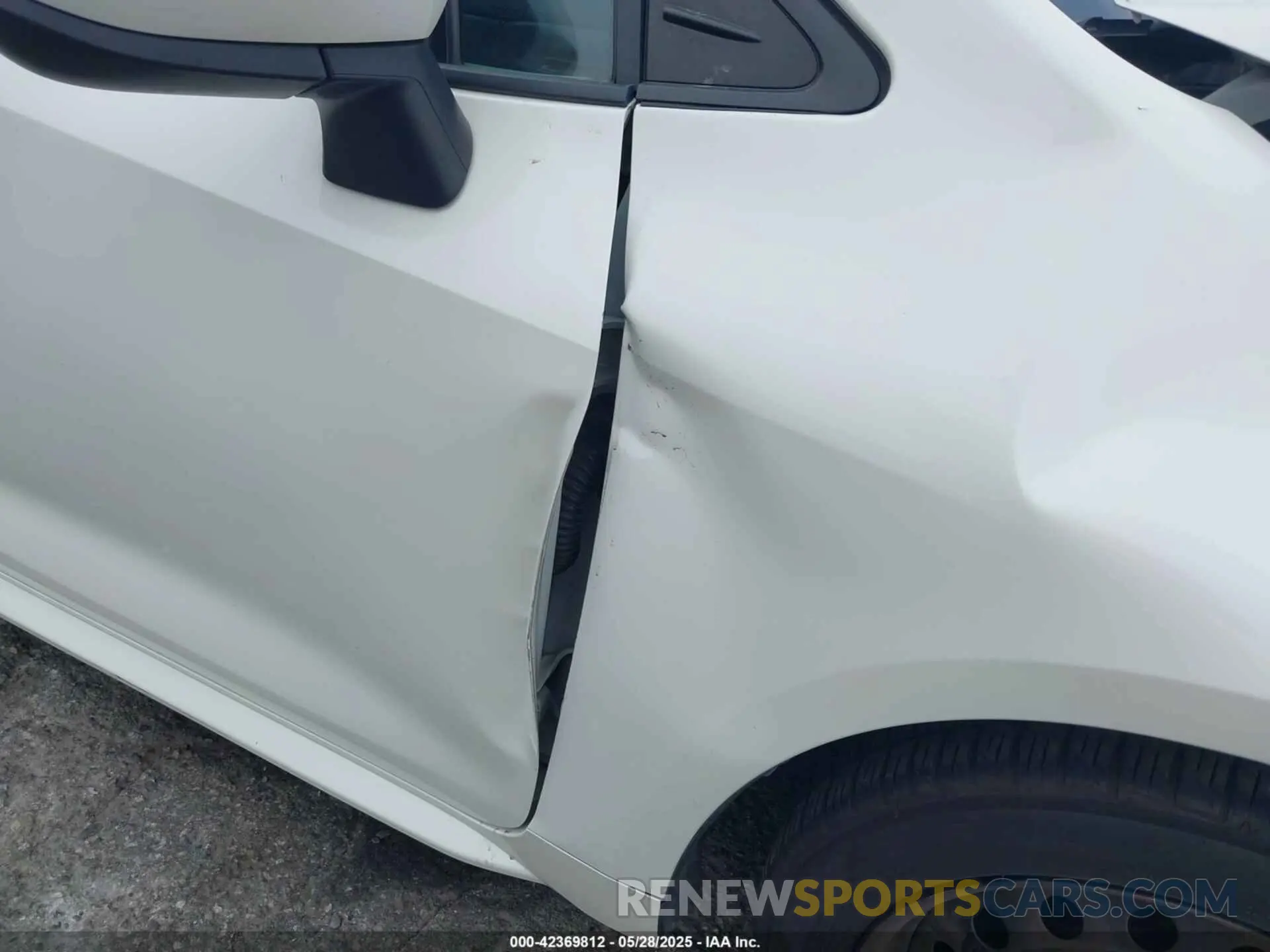 21 Photograph of a damaged car 5YFEPMAE4MP260173 TOYOTA COROLLA 2021
