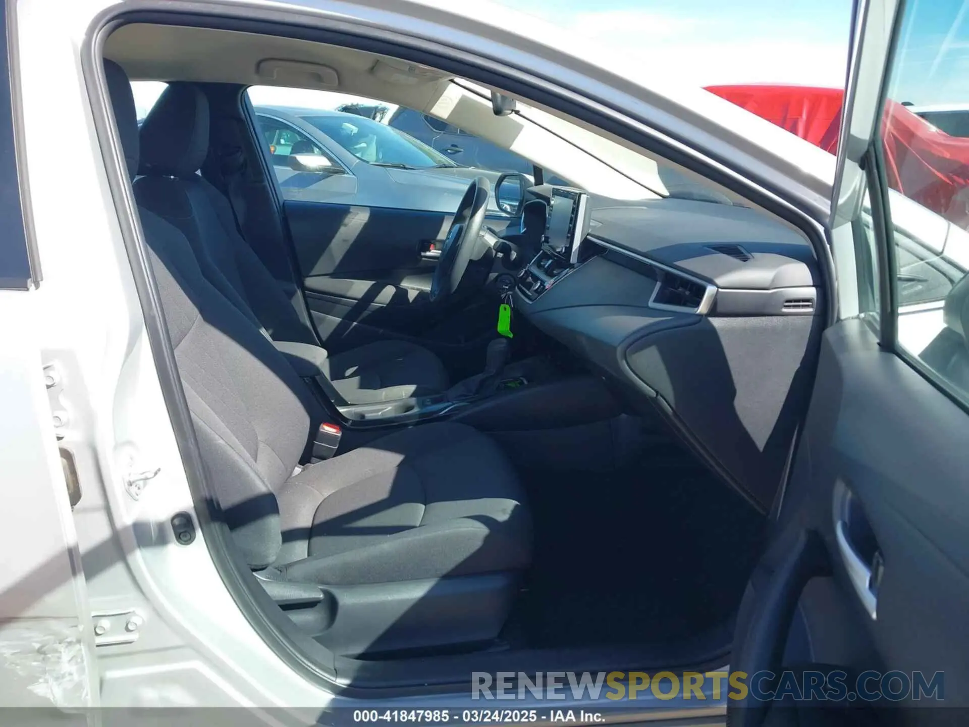 5 Photograph of a damaged car 5YFEPMAE4MP260268 TOYOTA COROLLA 2021