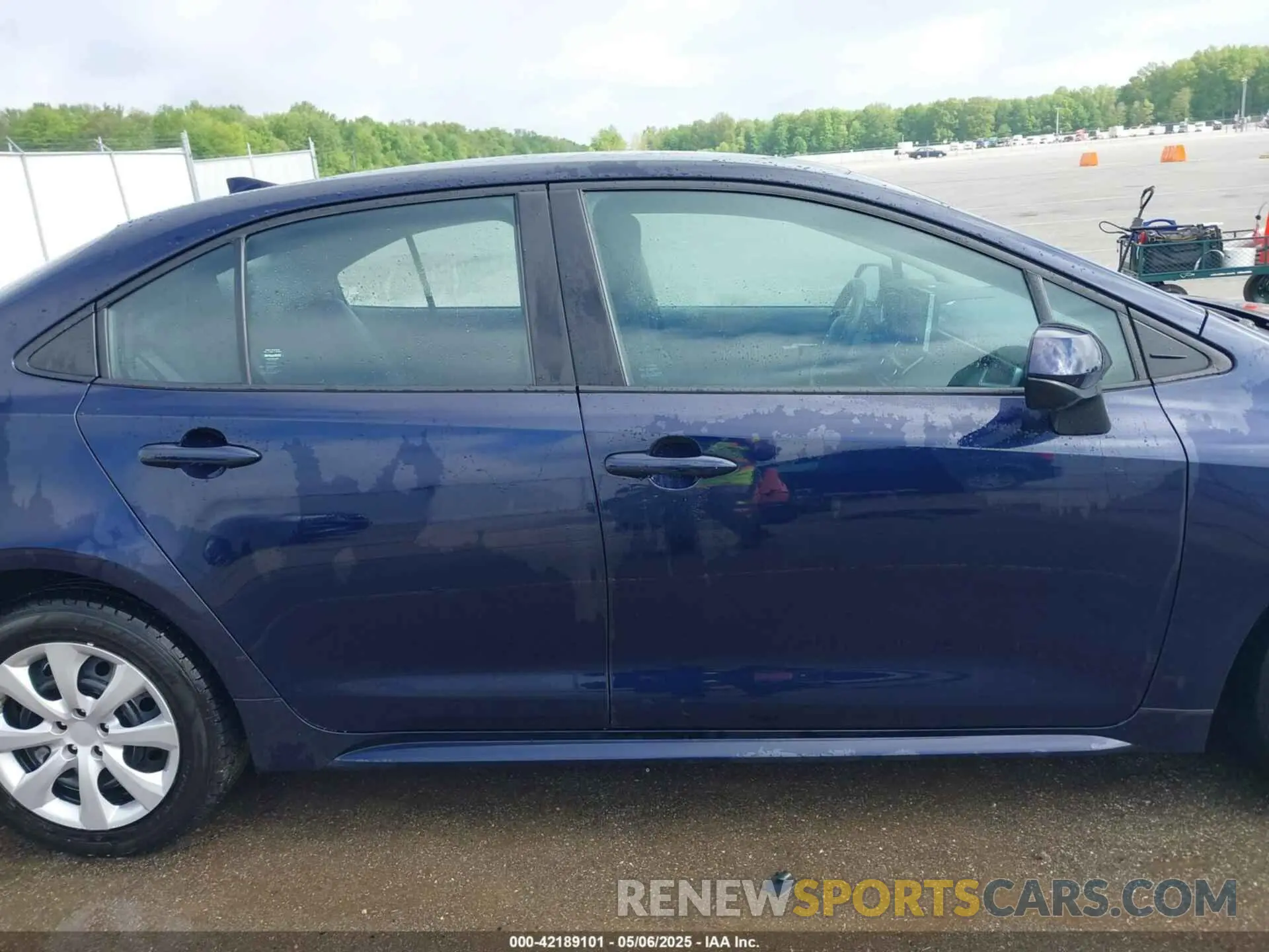 13 Photograph of a damaged car 5YFEPMAE4MP260948 TOYOTA COROLLA 2021
